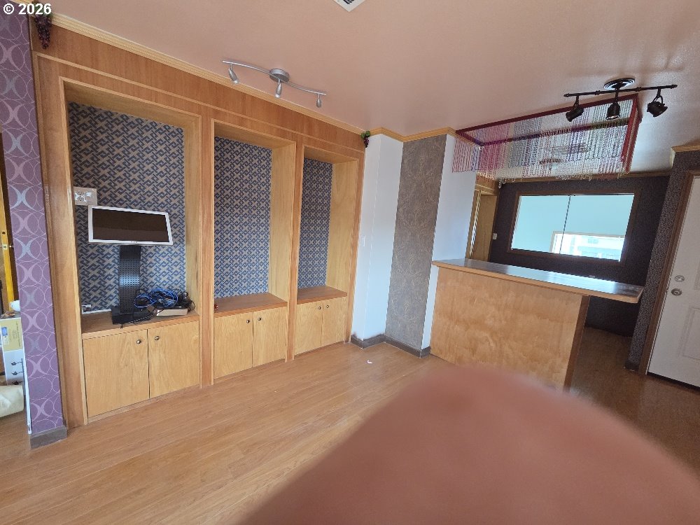 3843 River Rd N Property Photo 20