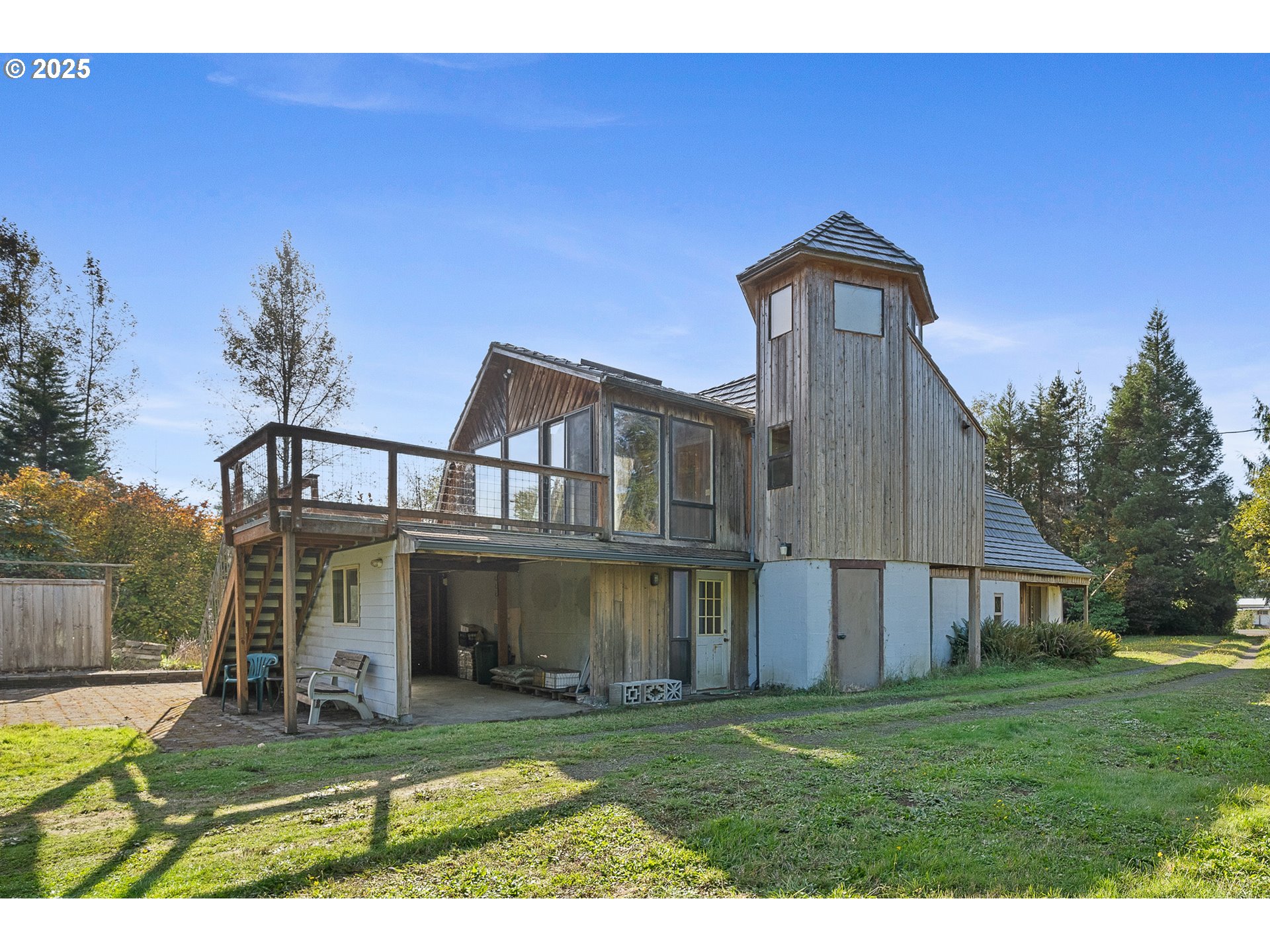 11605 Highway 101 Property Photo 3