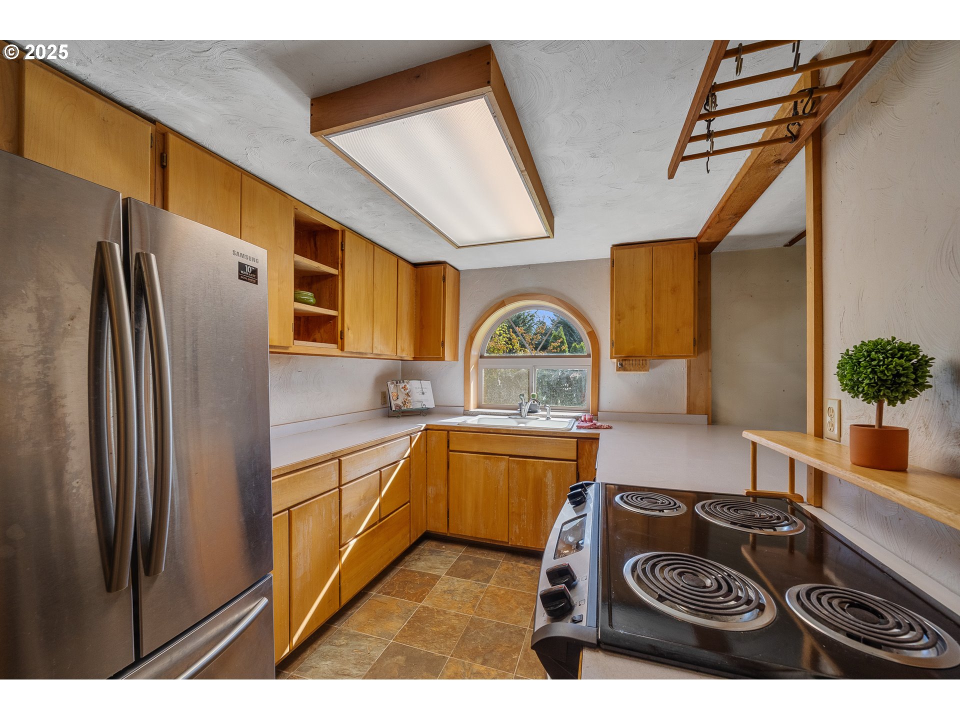11605 Highway 101 Property Photo 7