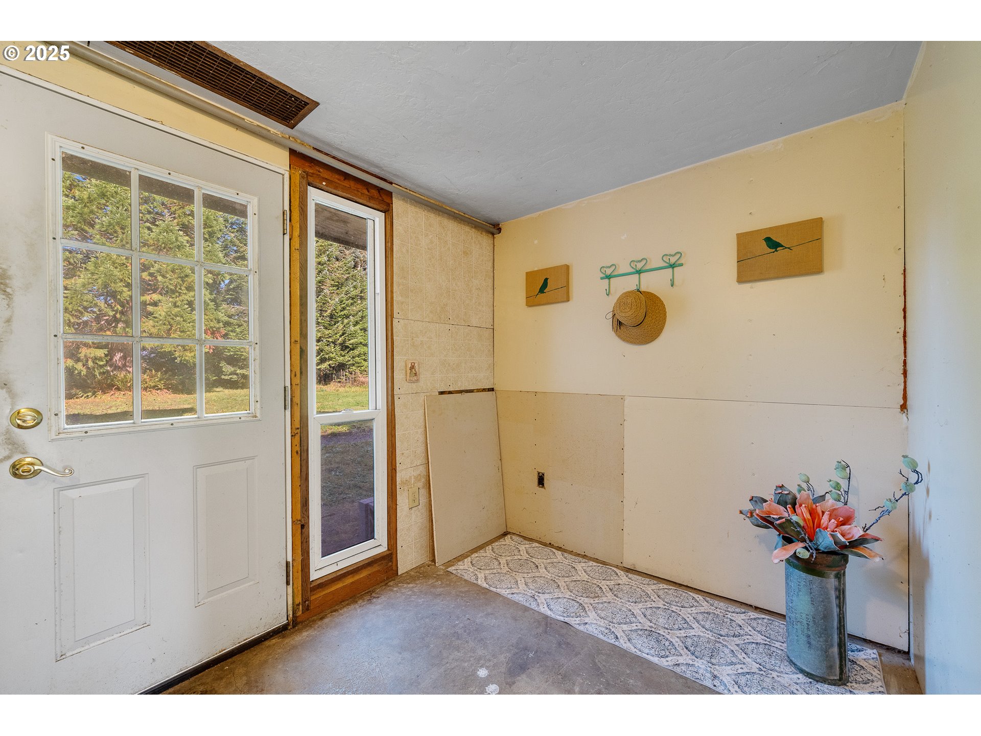 11605 Highway 101 Property Photo 13