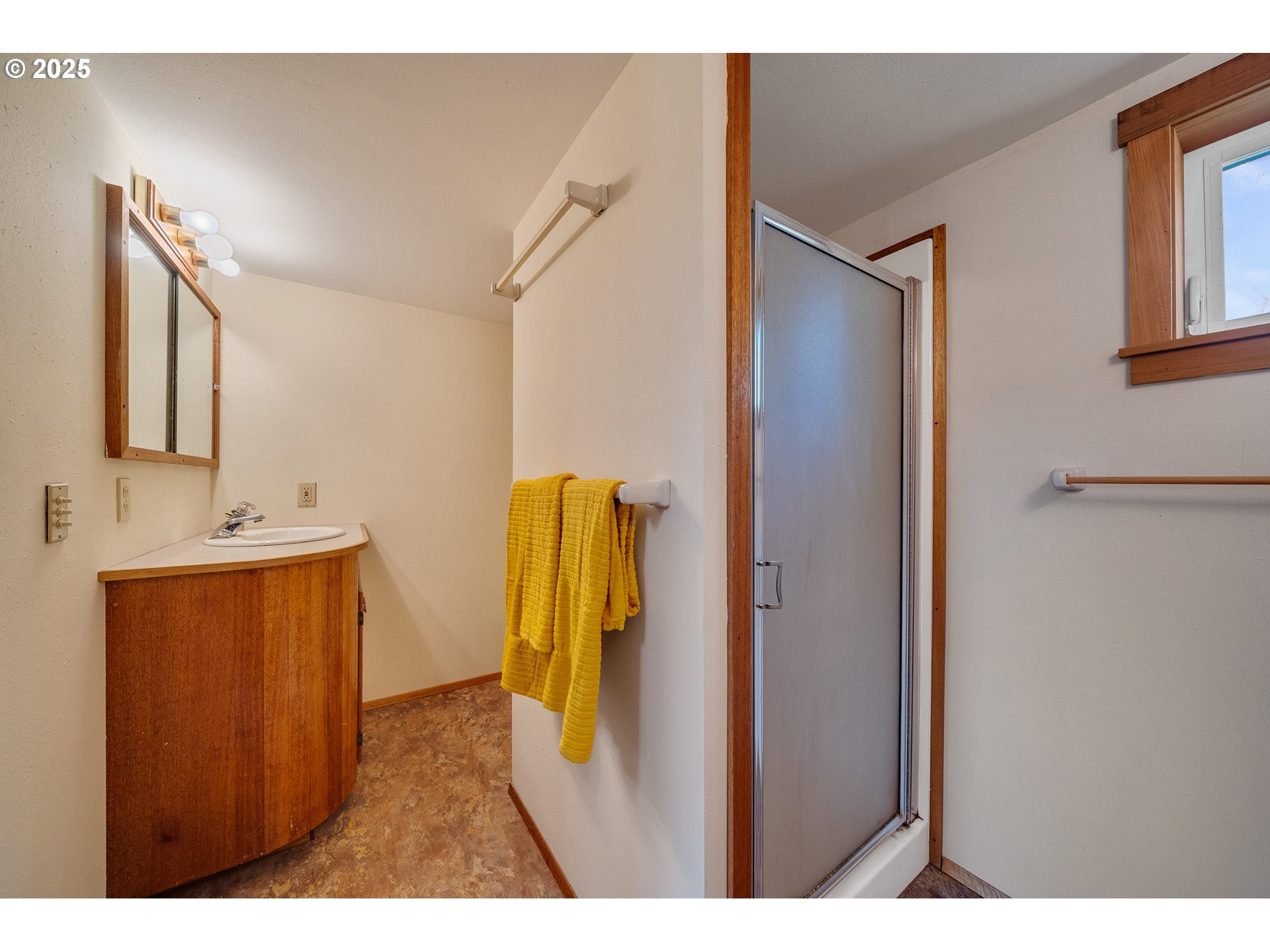 11605 Highway 101 Property Photo 16