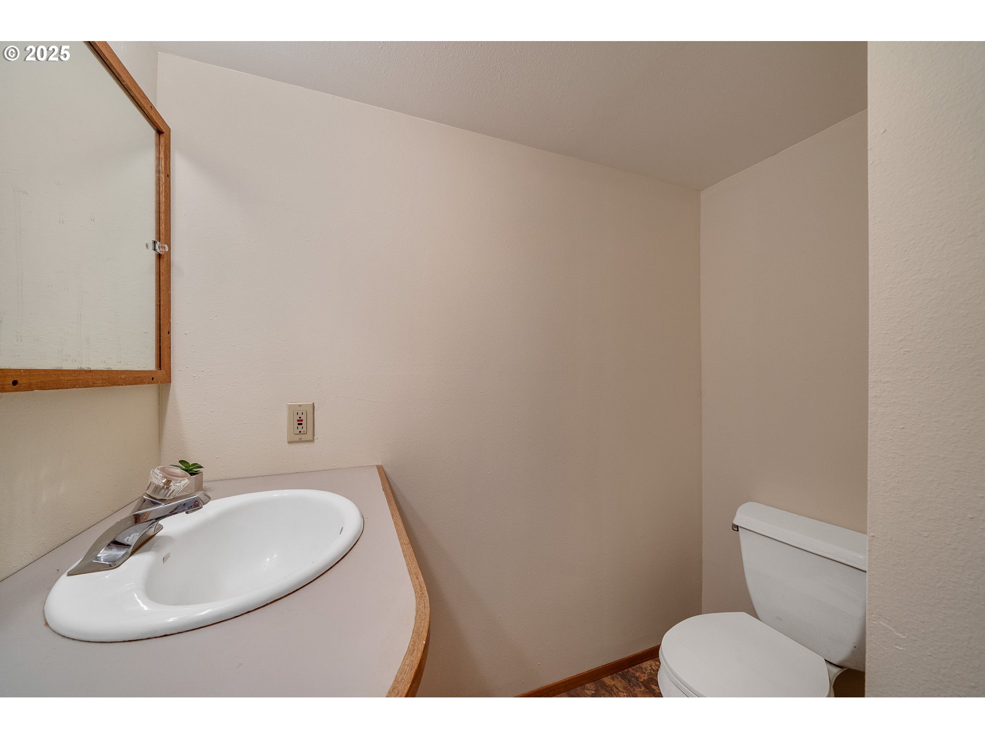 11605 Highway 101 Property Photo 17