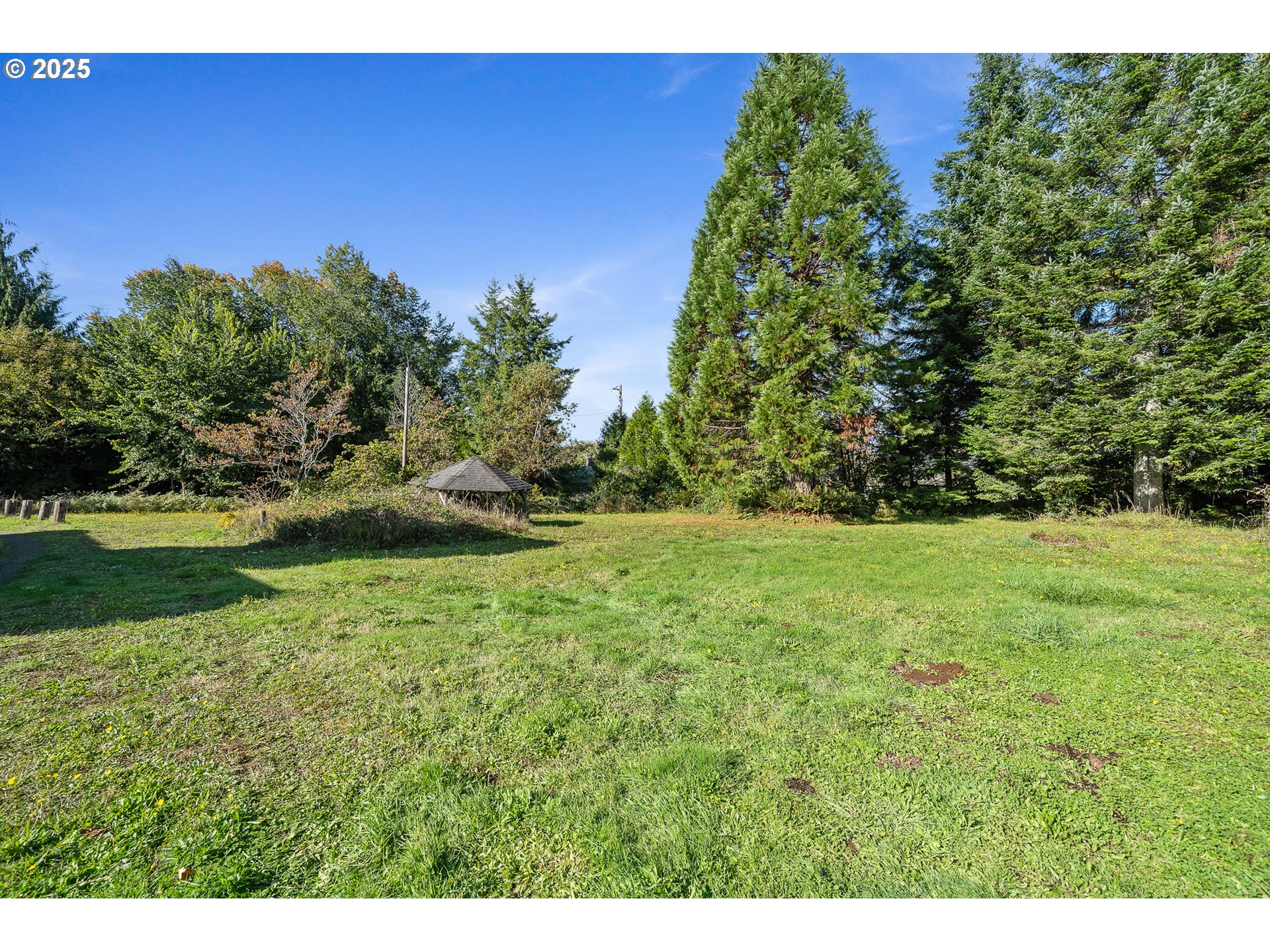 11605 Highway 101 Property Photo 26