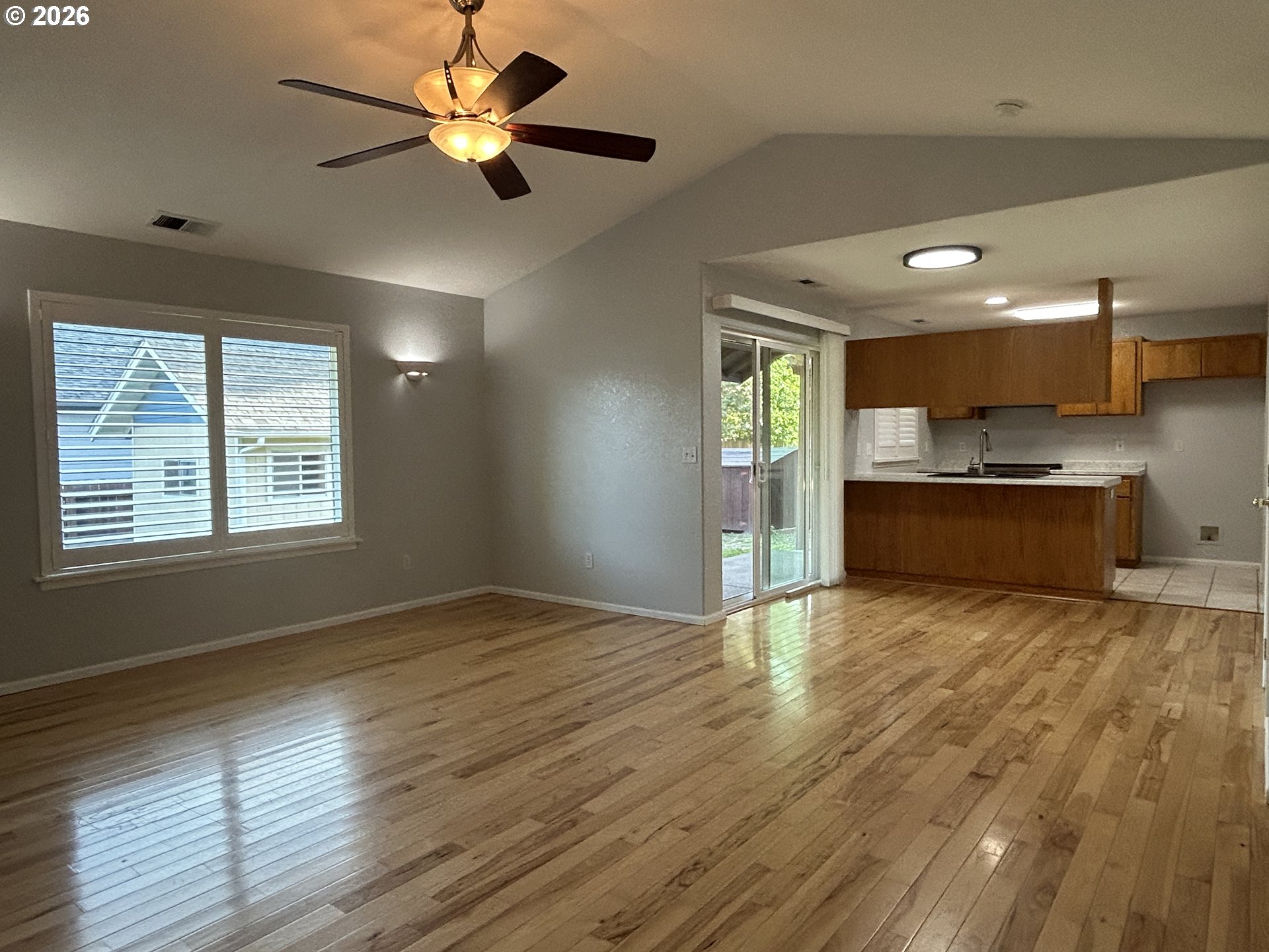 1202 E Second Ave Property Photo 6