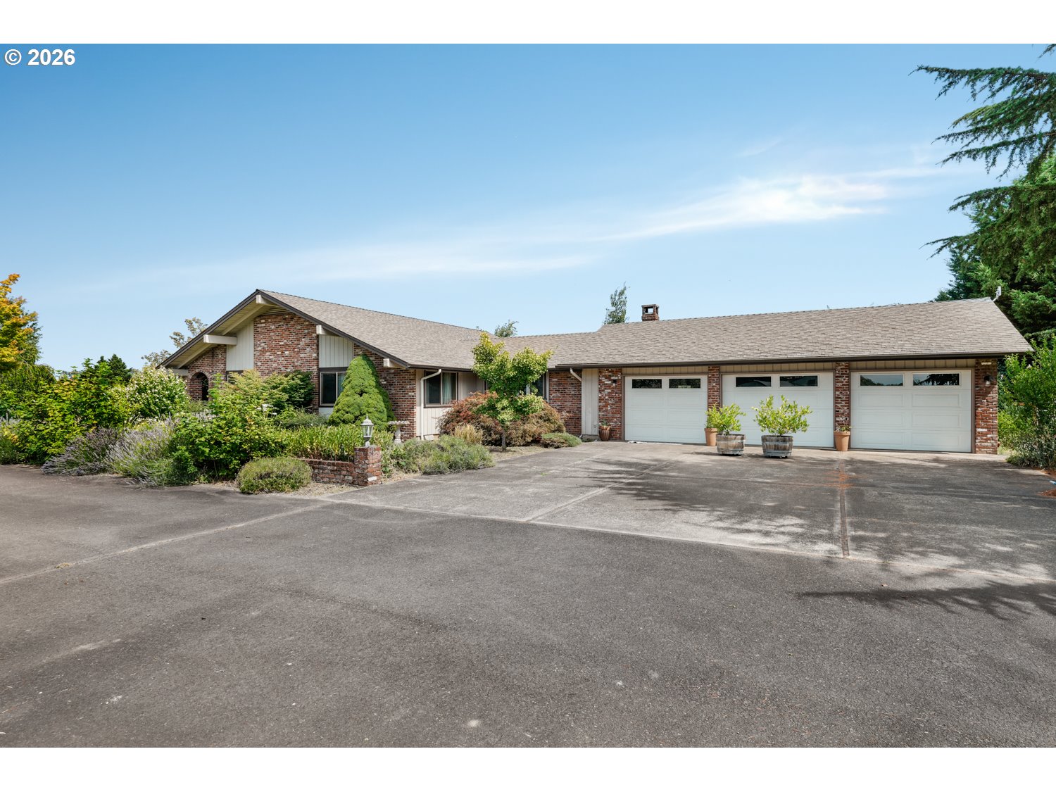 2212 Se Powells Rd Property Photo 2