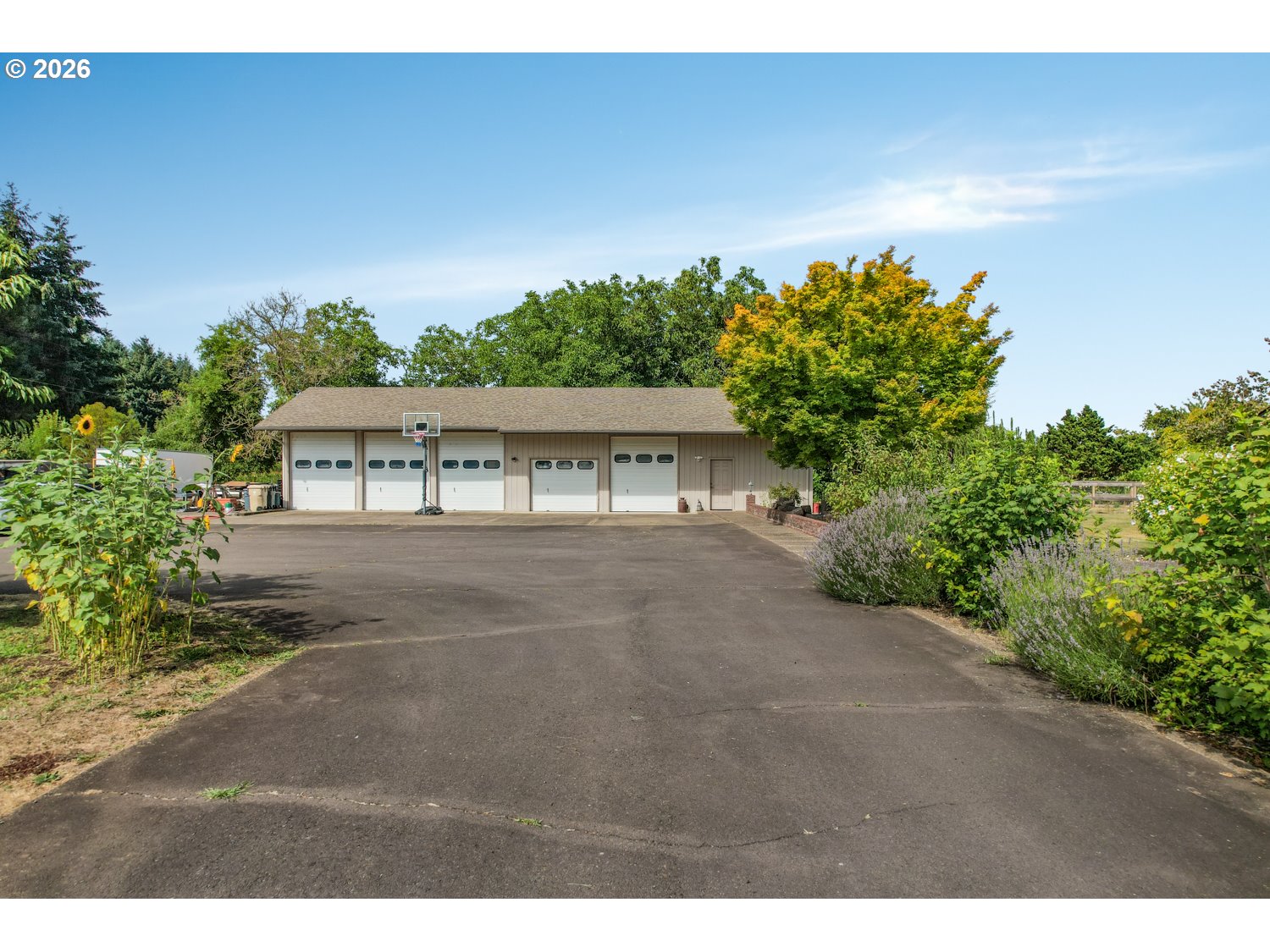 2212 Se Powells Rd Property Photo 3