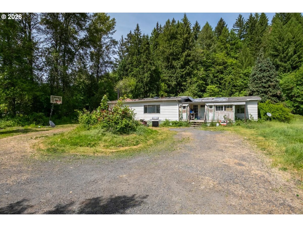 42521 N River Dr Property Photo 5