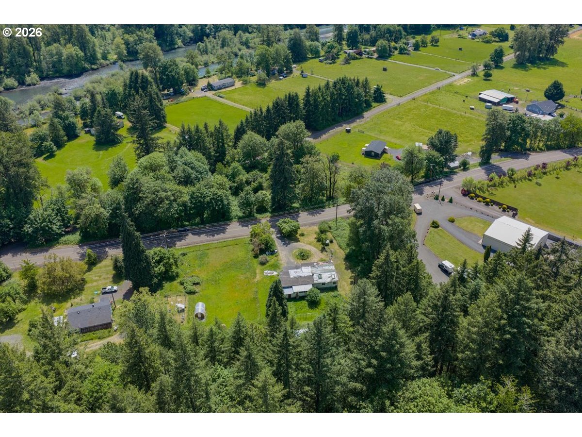 42521 N River Dr Property Photo 7