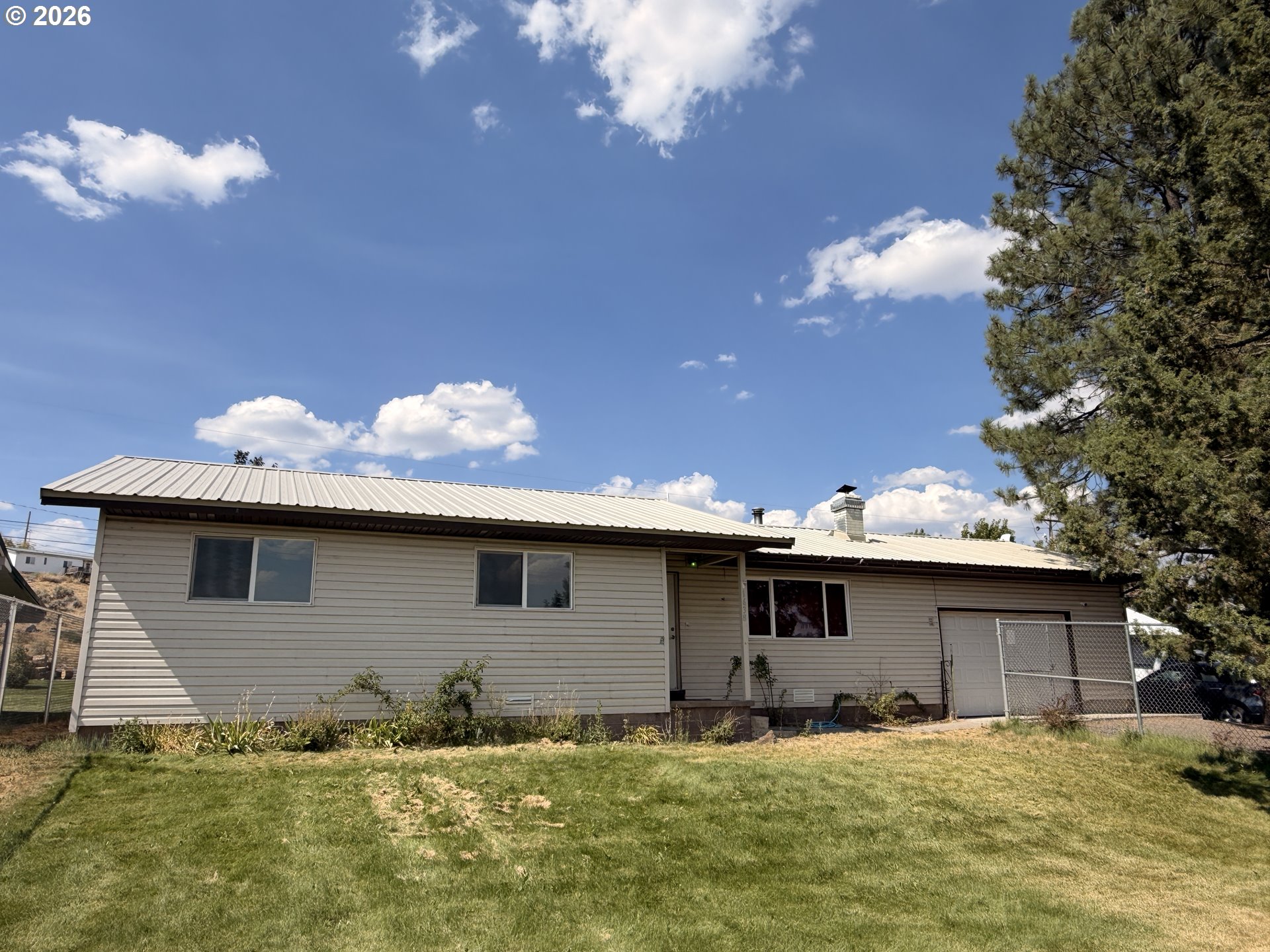 1638 Hines Blvd Property Photo 1