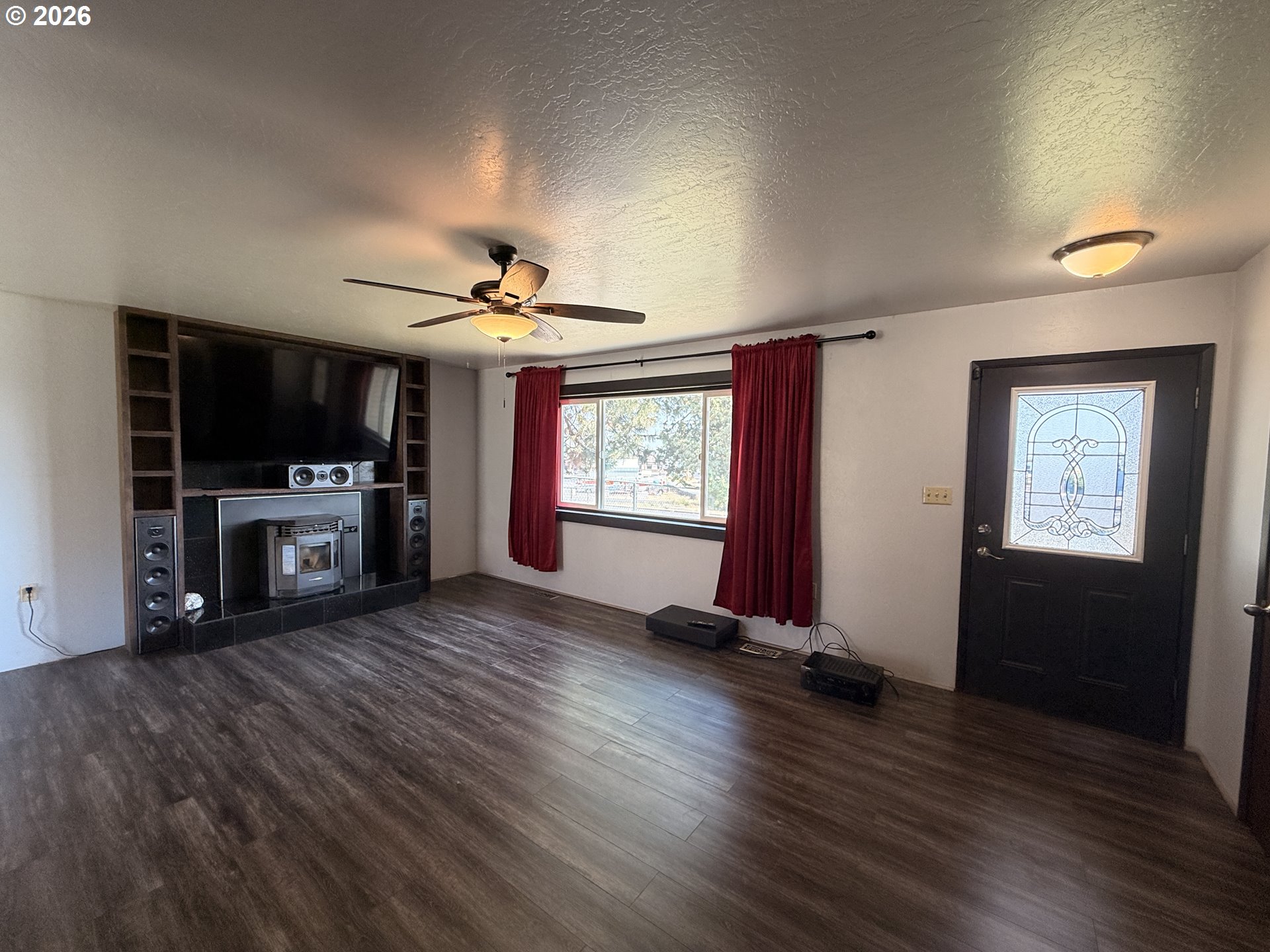 1638 Hines Blvd Property Photo 4