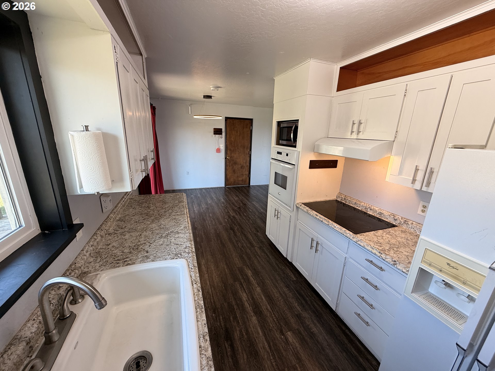 1638 Hines Blvd Property Photo 7