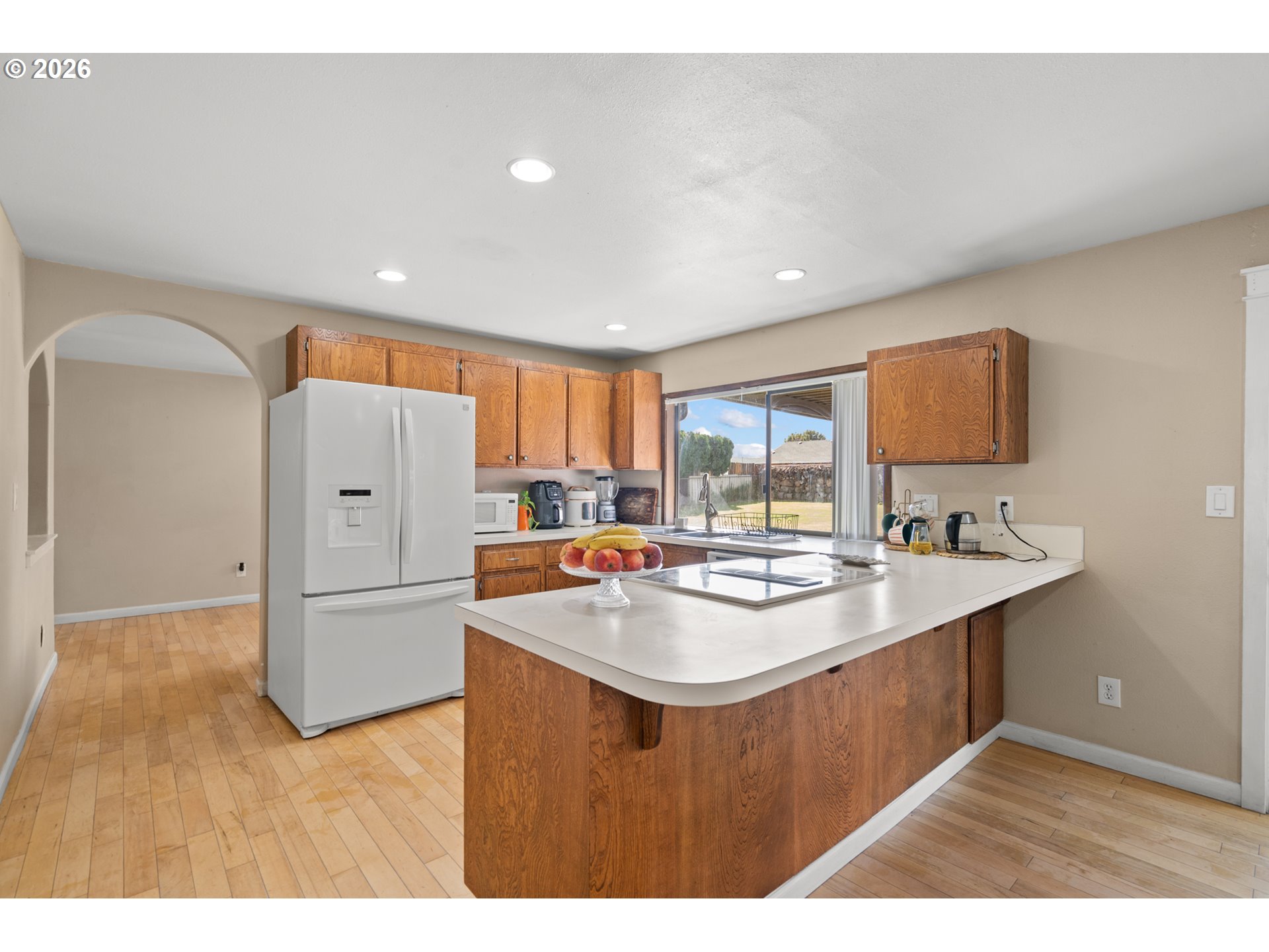825 W Division Ave Property Photo 17