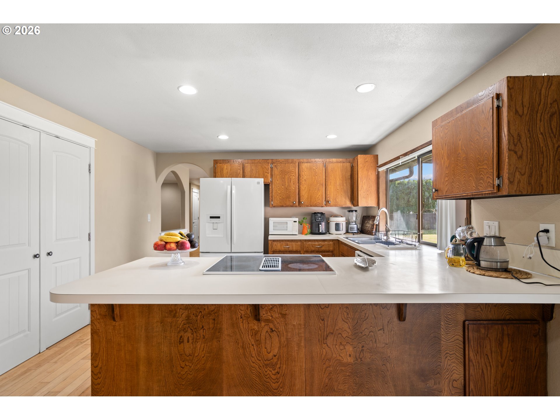 825 W Division Ave Property Photo 18