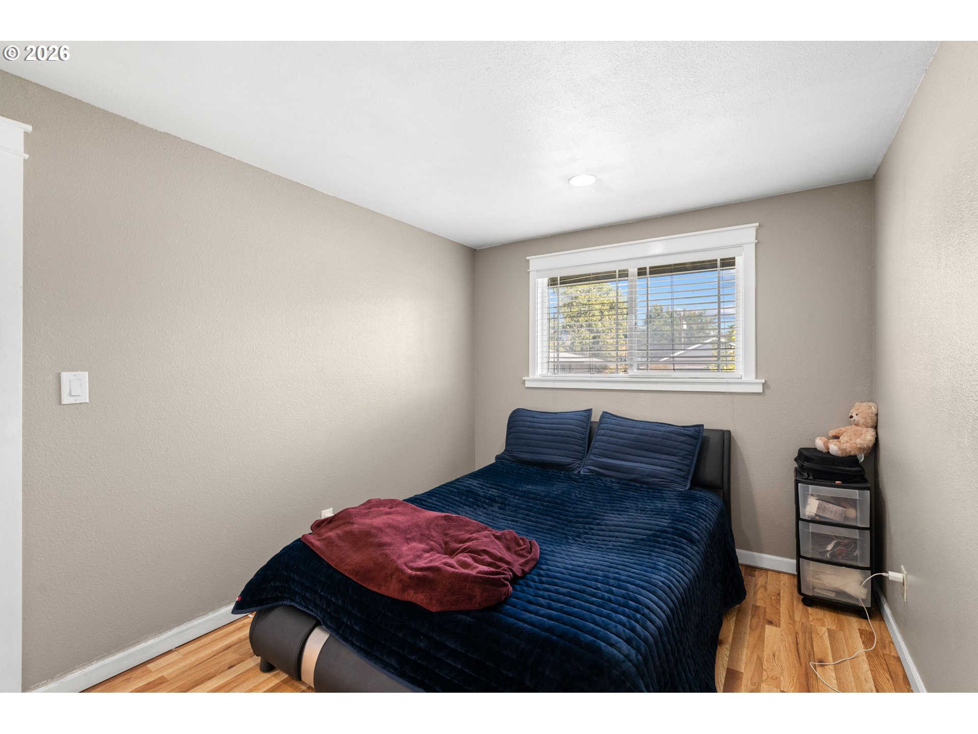 825 W Division Ave Property Photo 27
