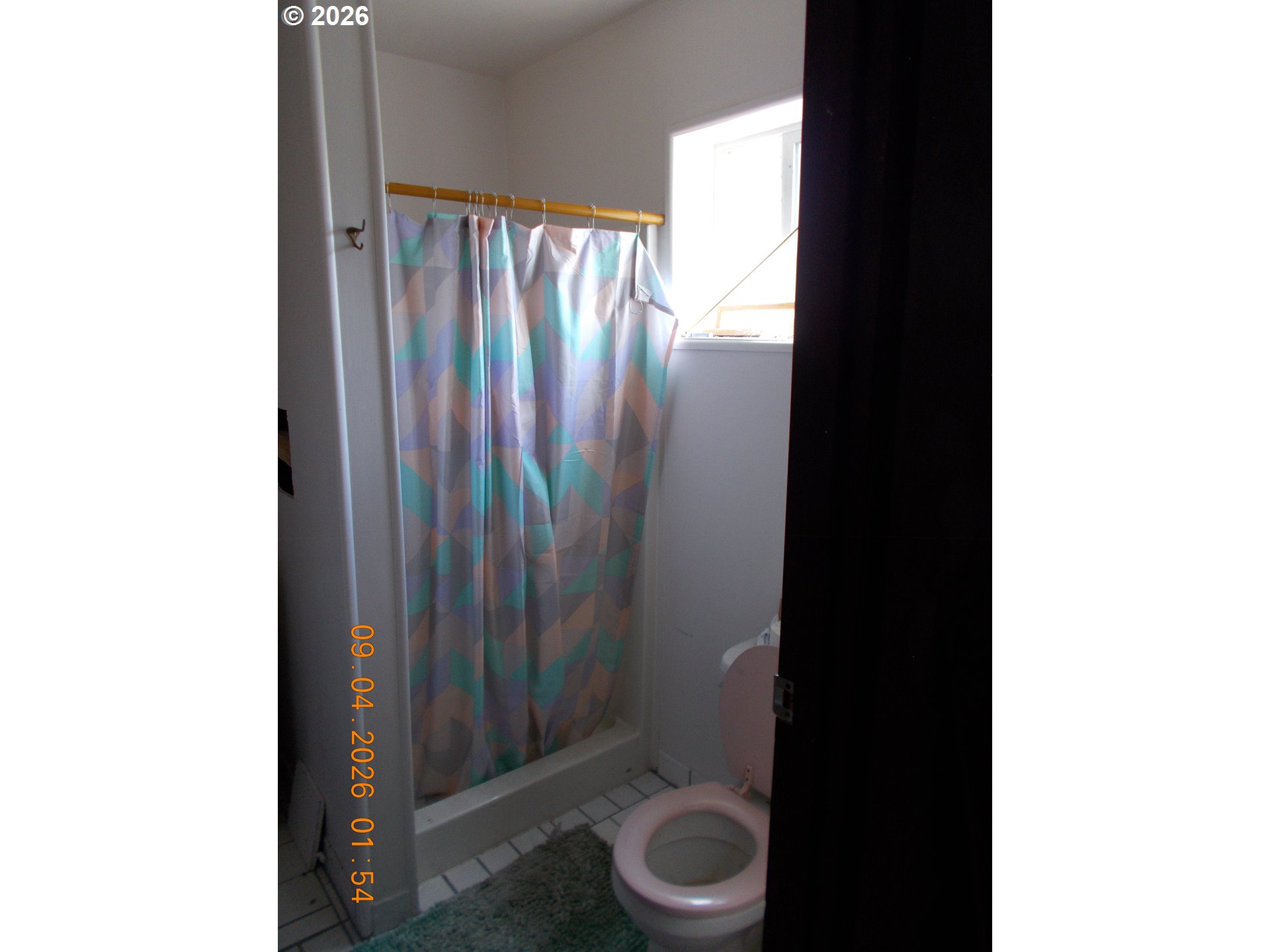 586 Ingle St Property Photo 12