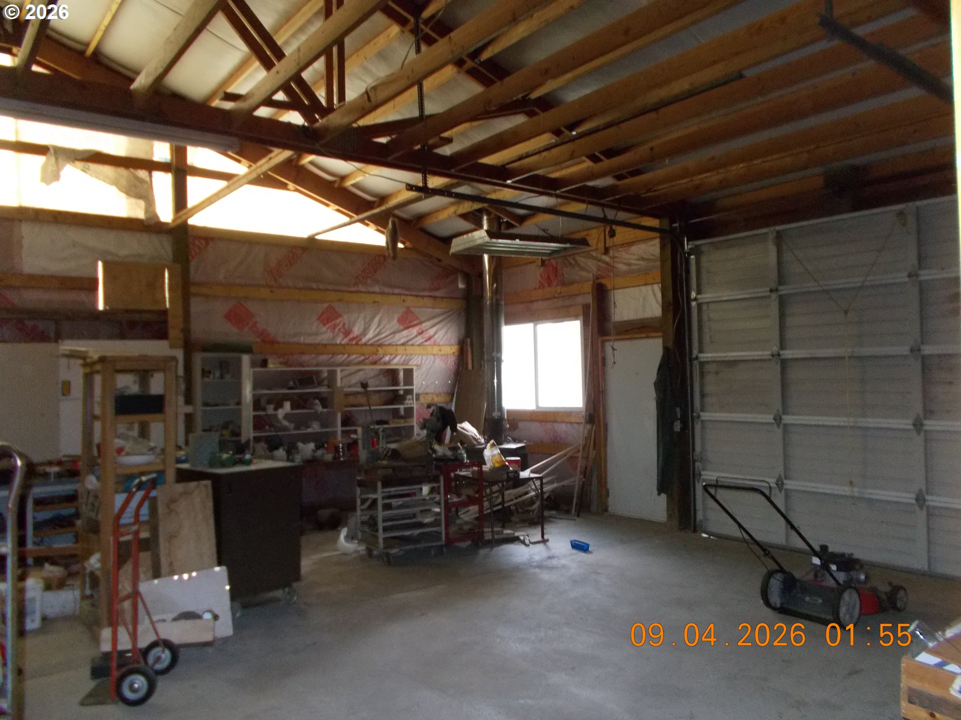 586 Ingle St Property Photo 20