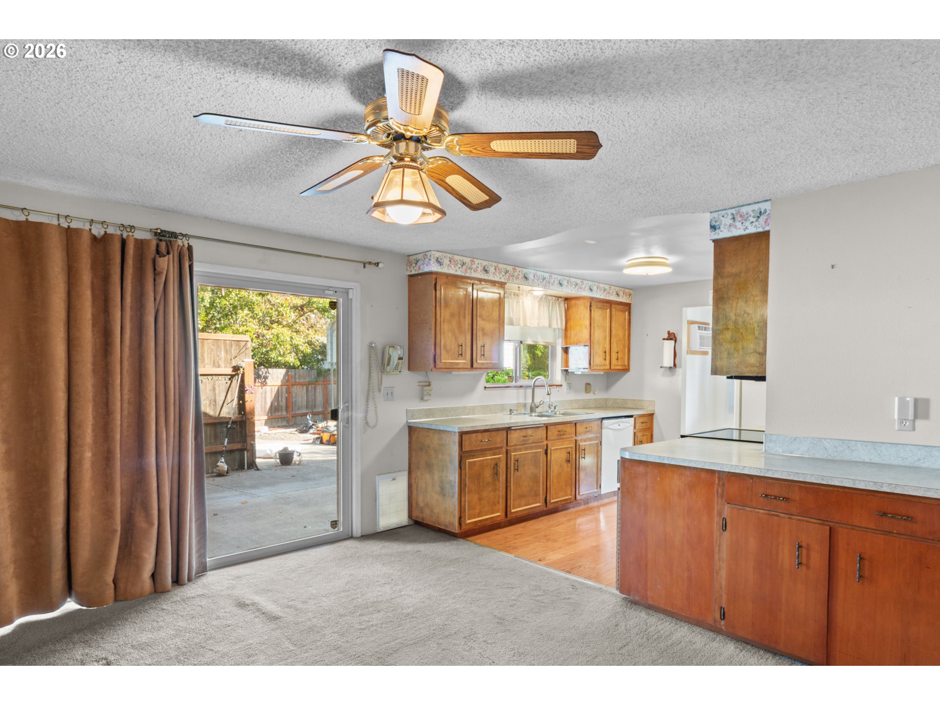 475 Pinedale Ave Property Photo 12