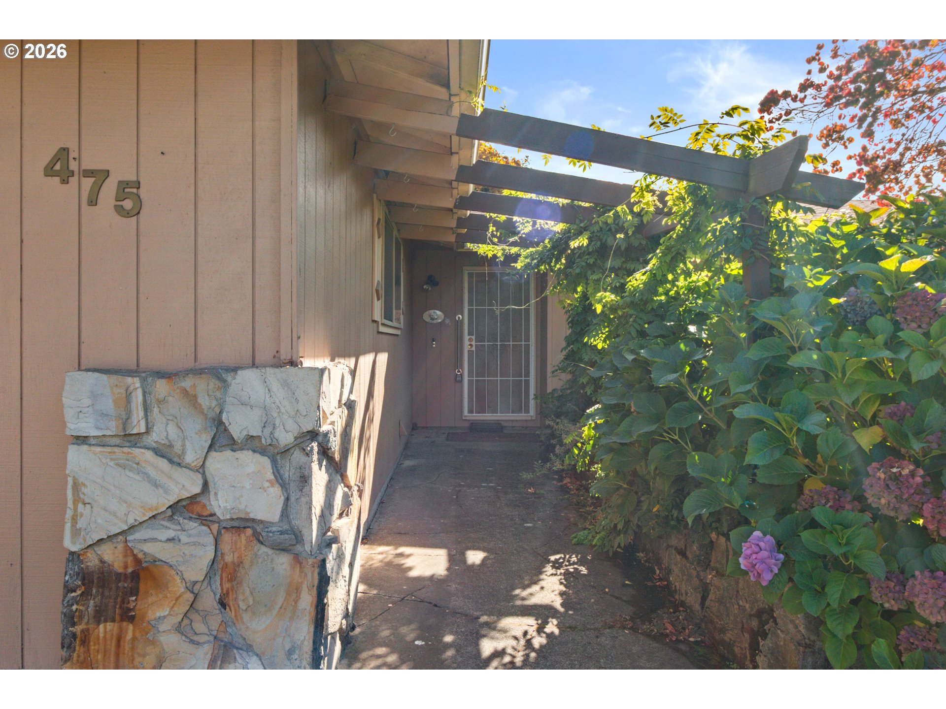 475 Pinedale Ave Property Photo 21