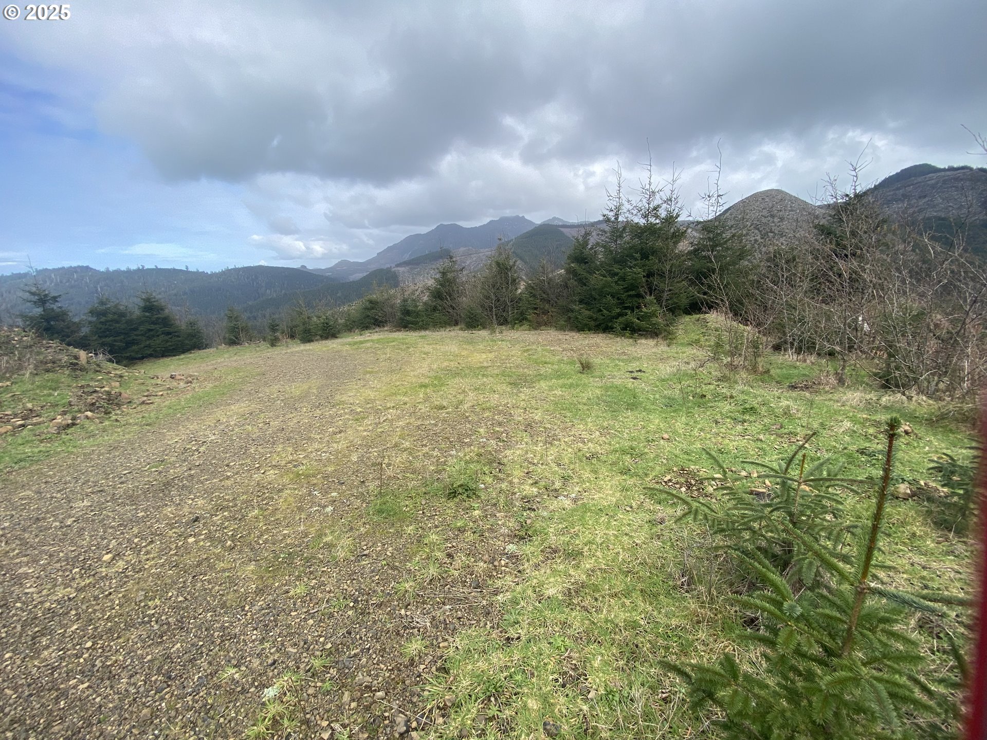 Hwy 101 Property Photo 15