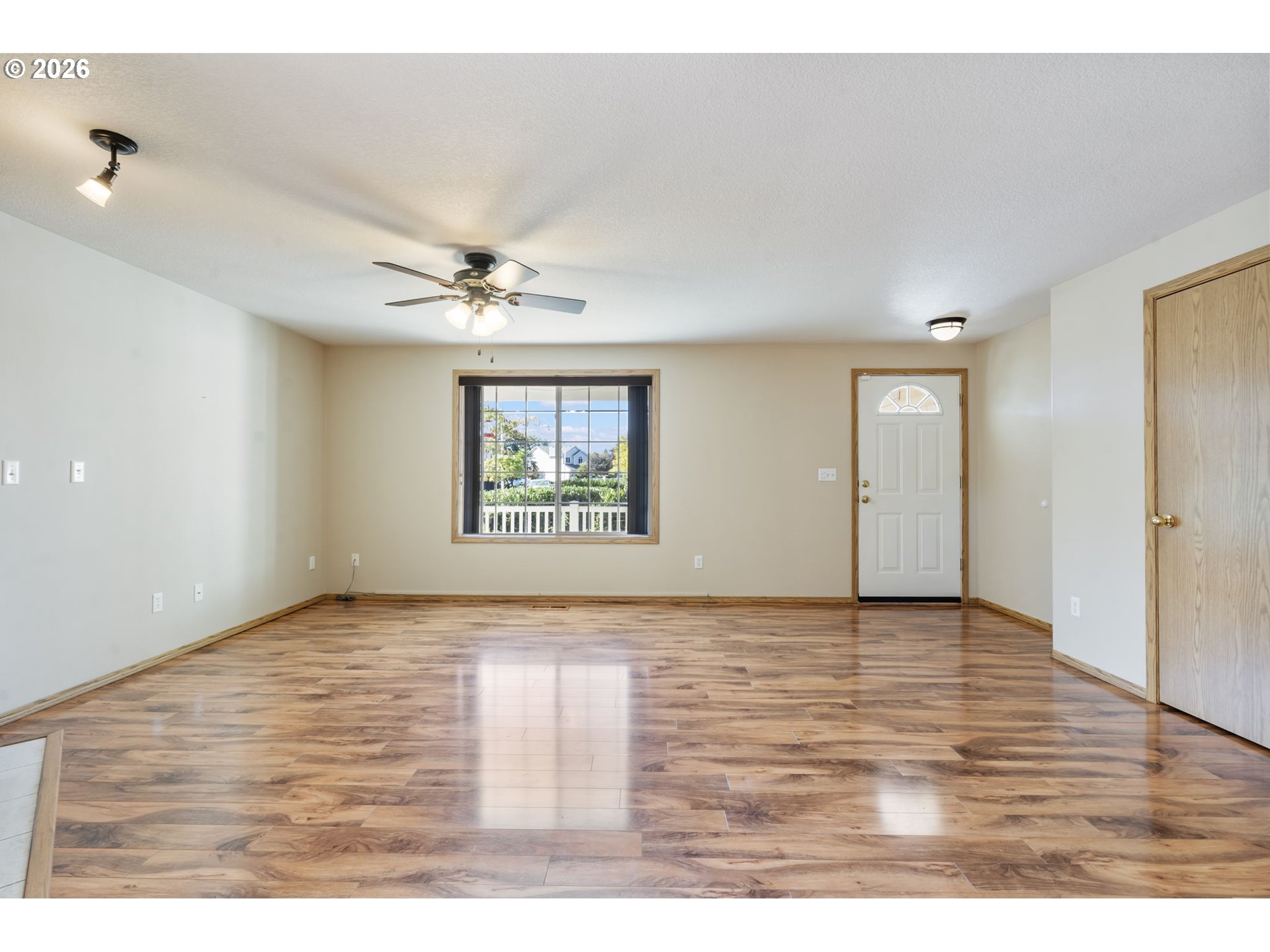 1821 Se 191st Pl Property Photo 4