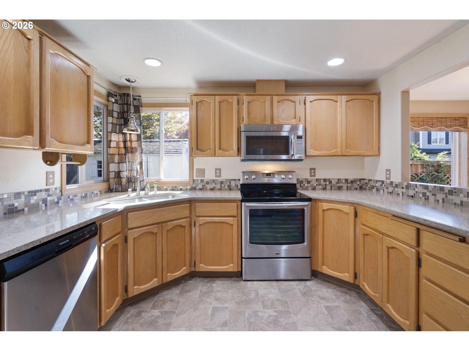 1821 Se 191st Pl Property Photo 8