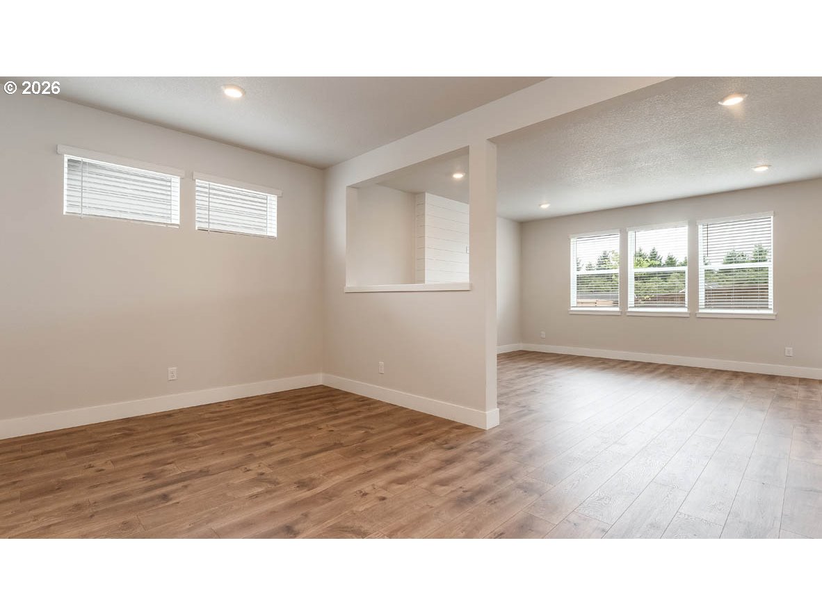 2197 Veneta Ave S Property Photo 6