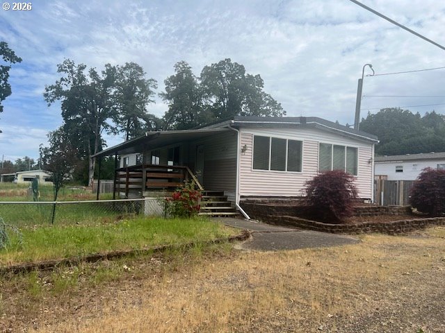 15950 Short Ave Property Photo 4