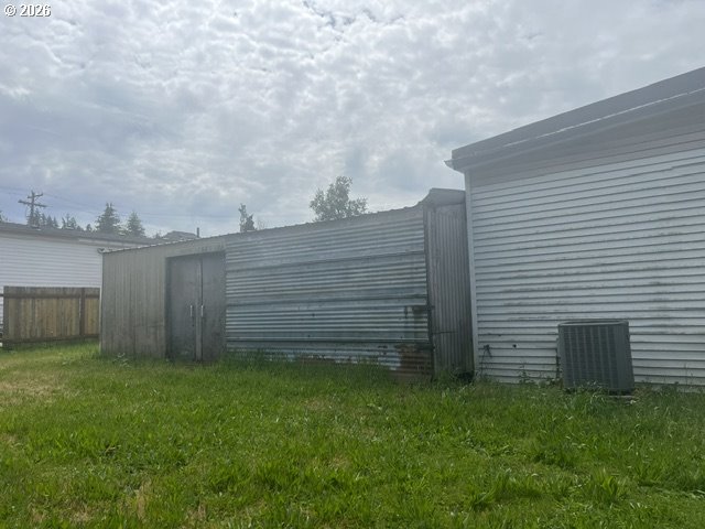 15950 Short Ave Property Photo 22