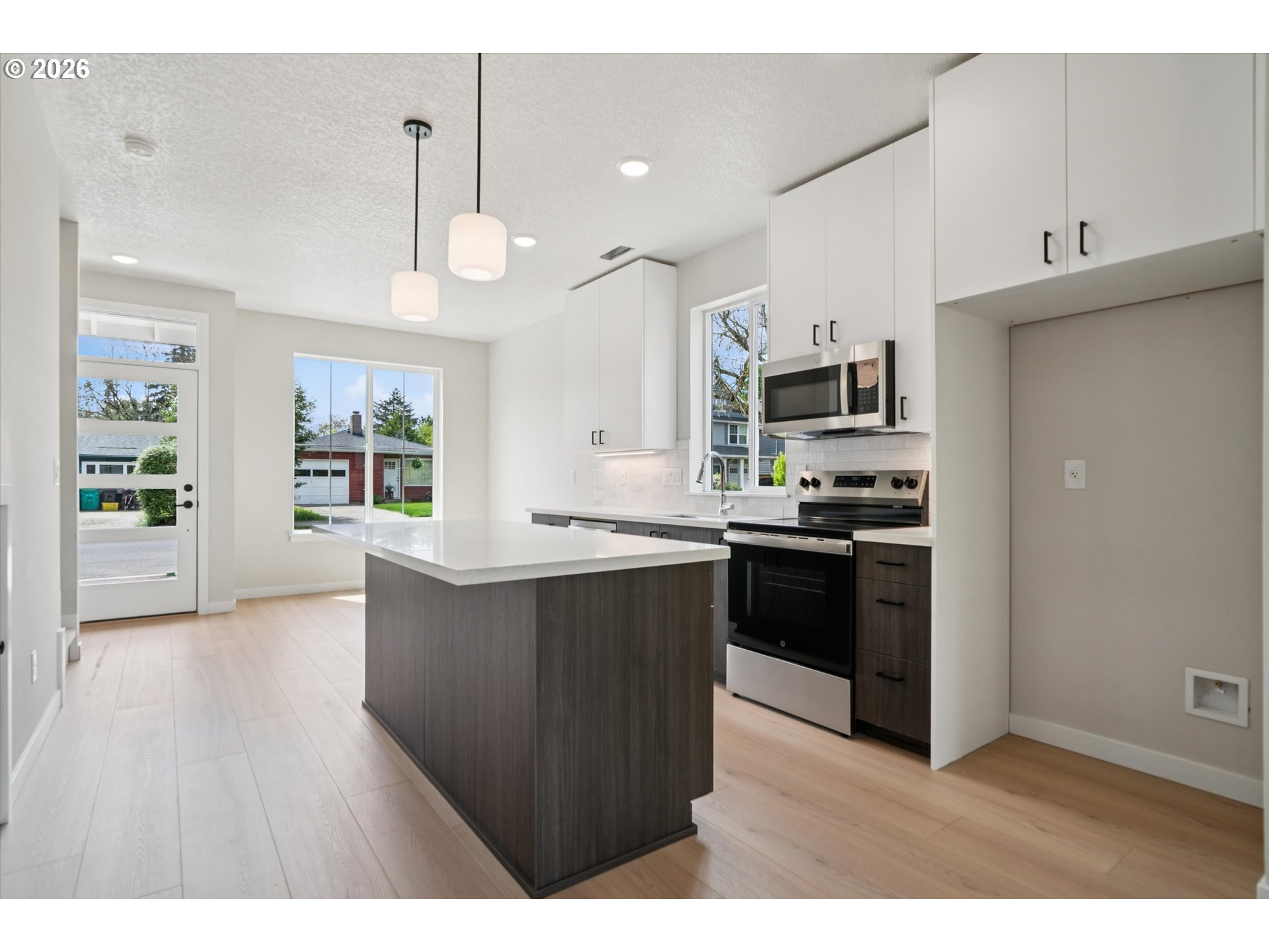 5951 Se Reedway St Property Photo 4