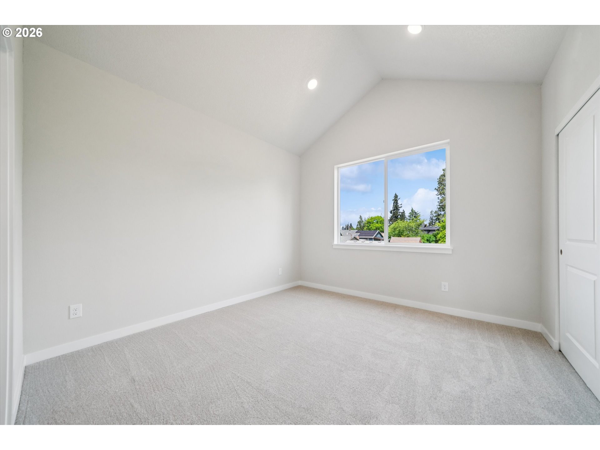 5951 Se Reedway St Property Photo 10