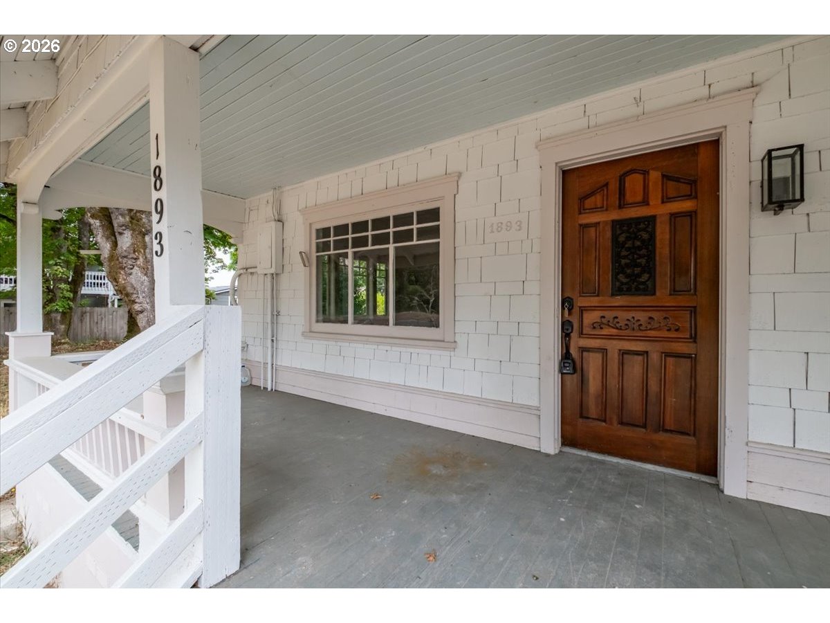1893 River Rd Property Photo 4