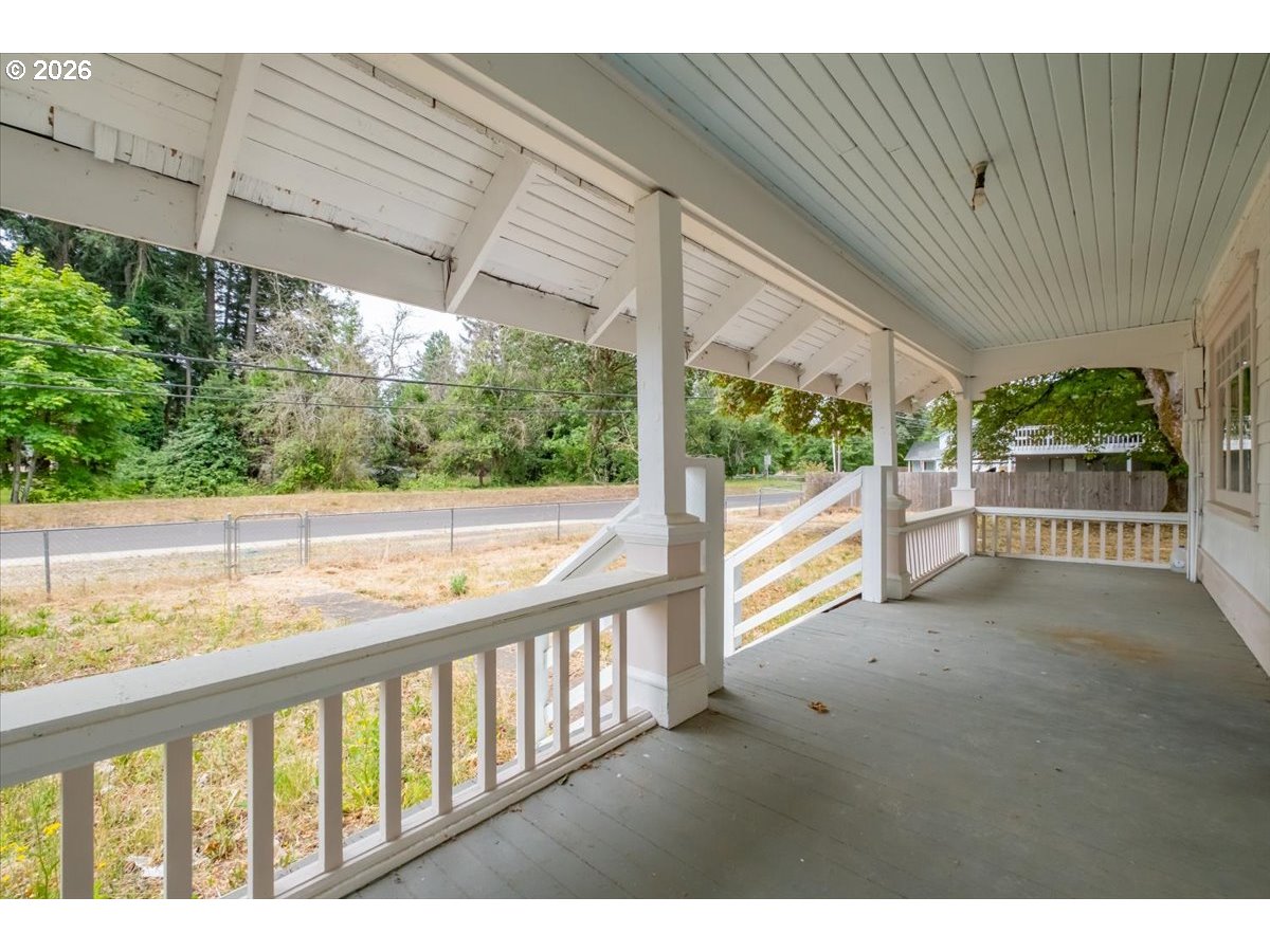 1893 River Rd Property Photo 5