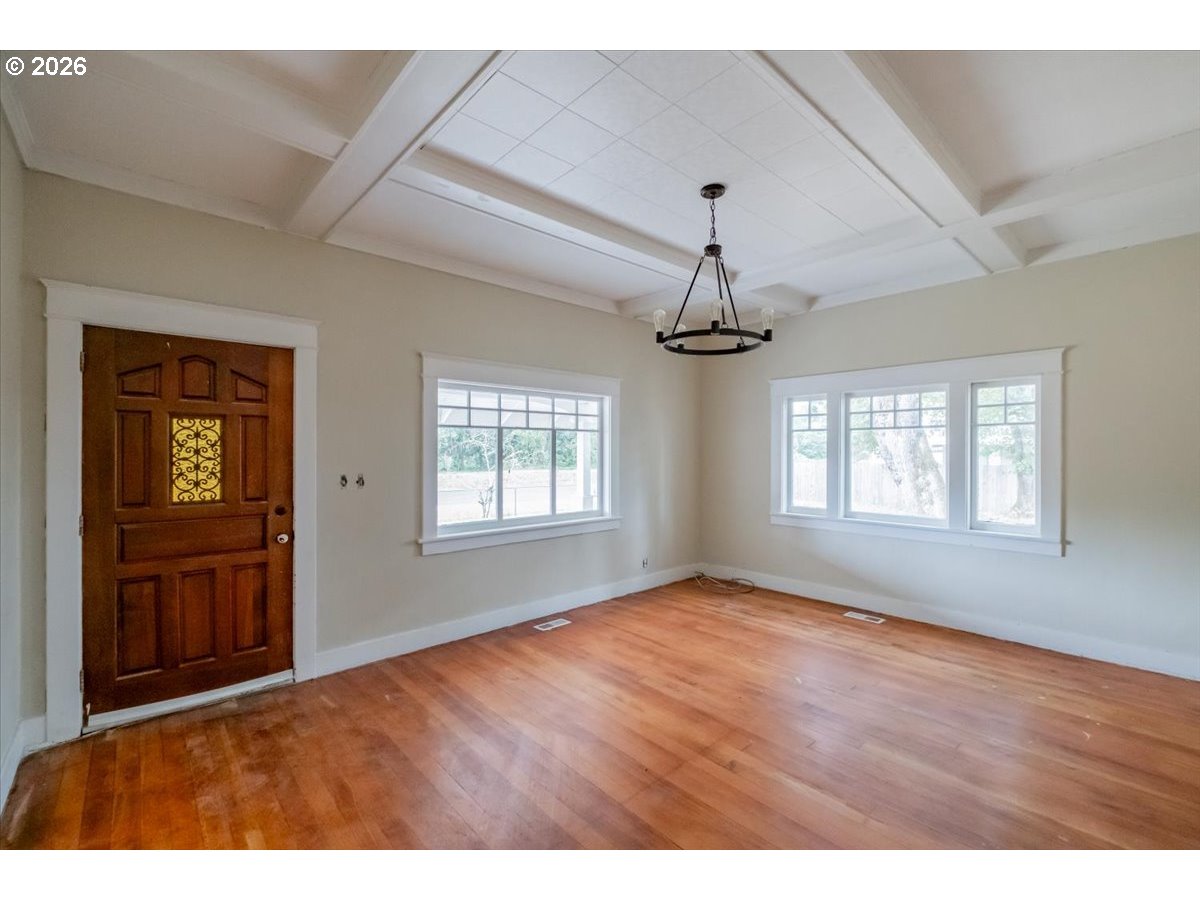 1893 River Rd Property Photo 8