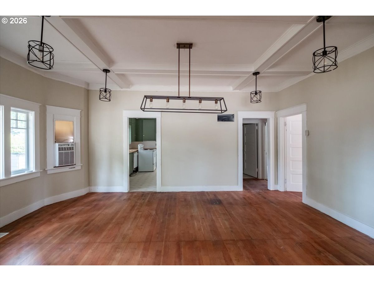 1893 River Rd Property Photo 13