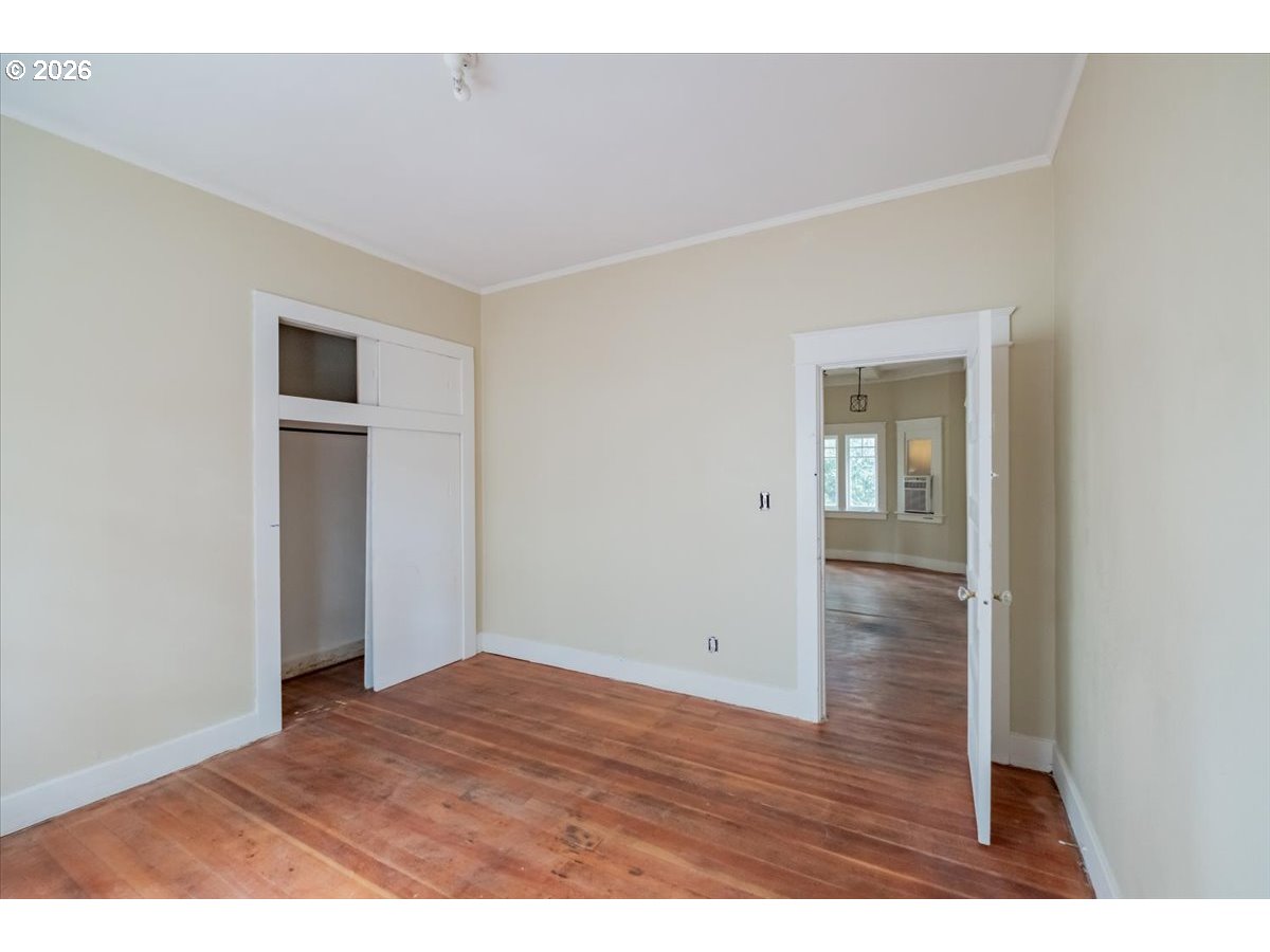 1893 River Rd Property Photo 17
