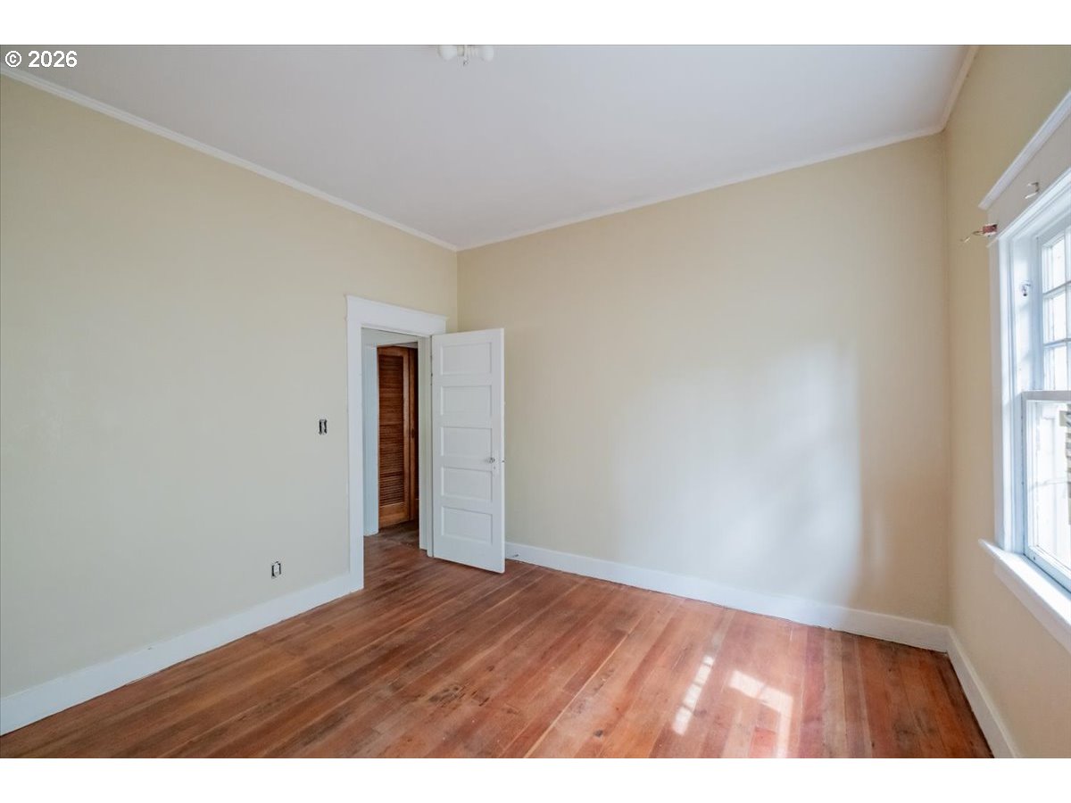 1893 River Rd Property Photo 18