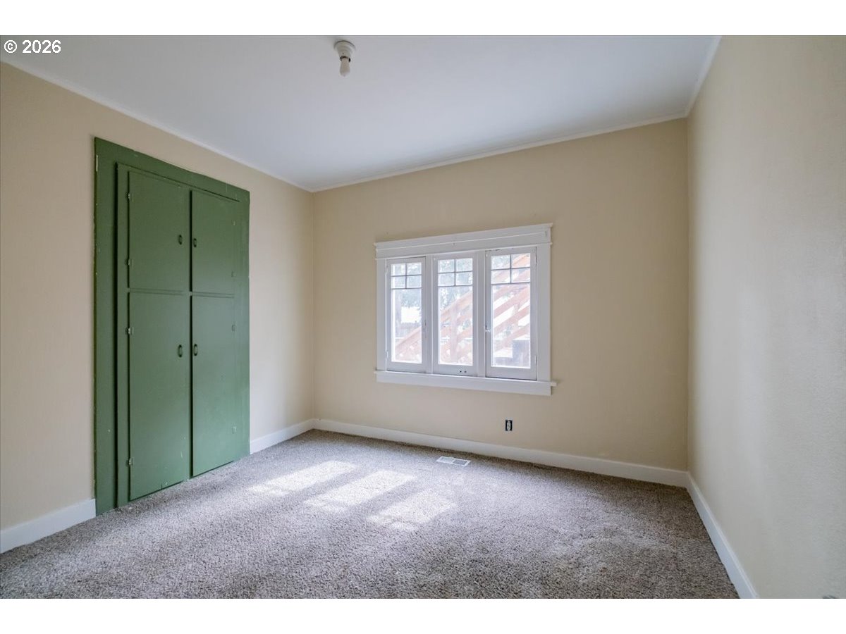 1893 River Rd Property Photo 19