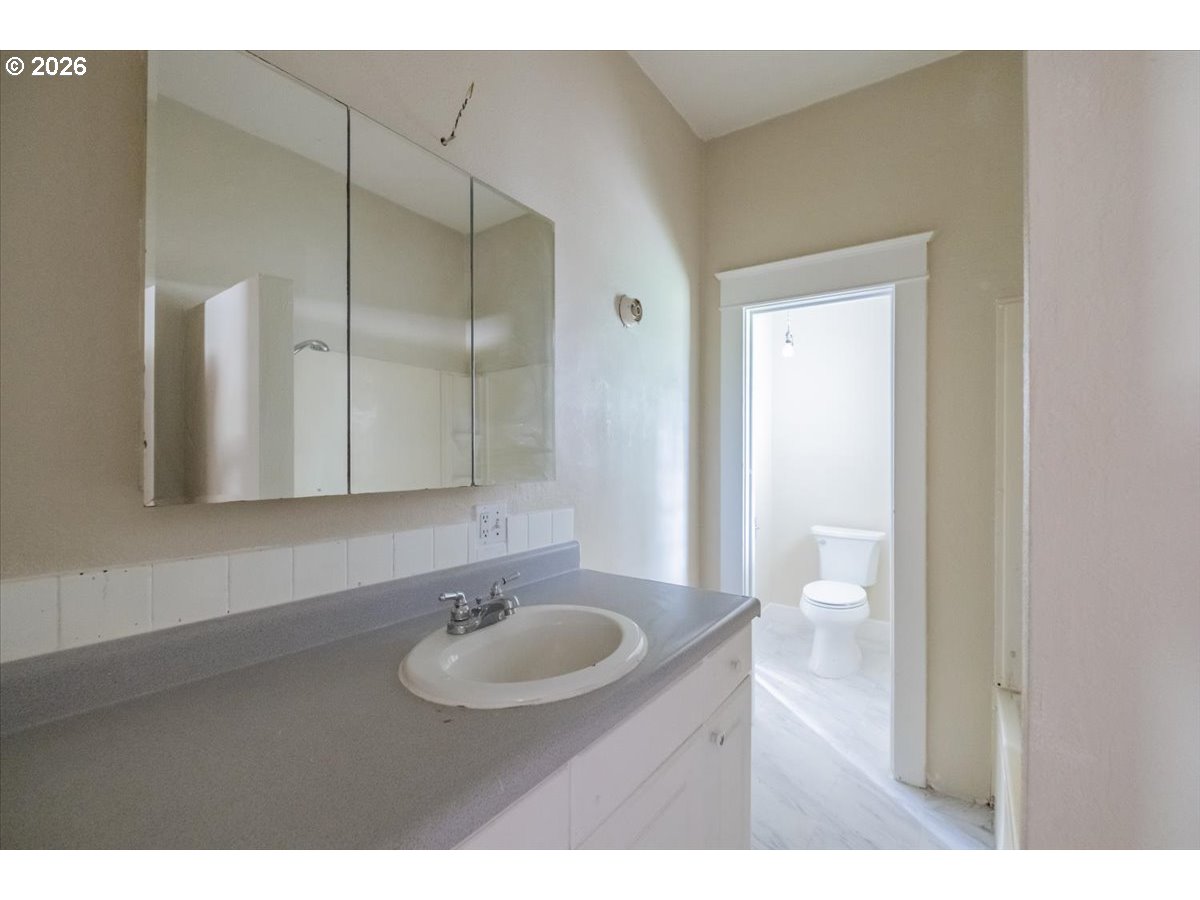 1893 River Rd Property Photo 22