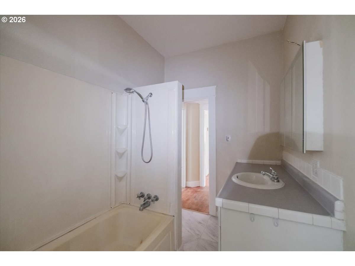 1893 River Rd Property Photo 23