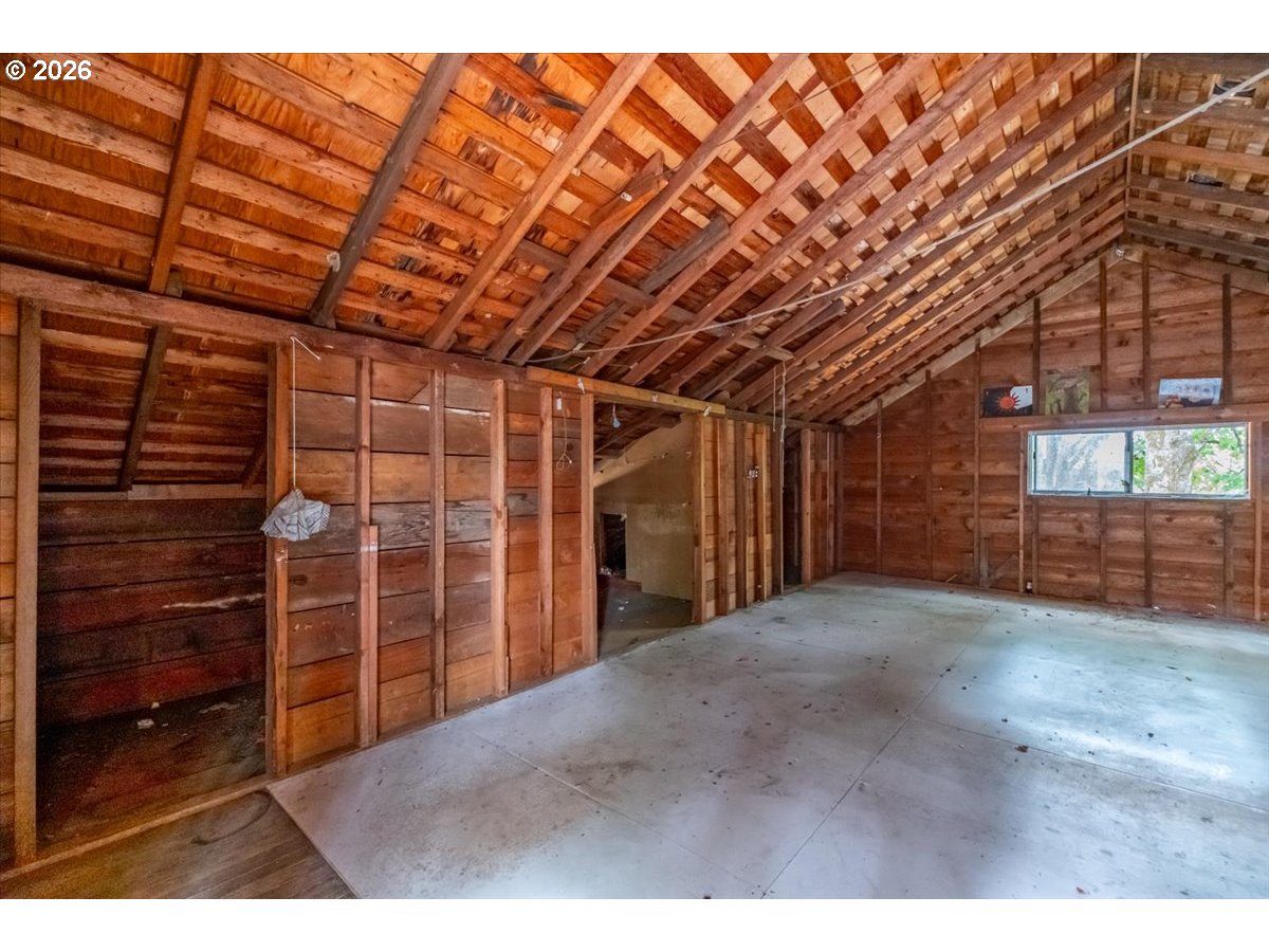 1893 River Rd Property Photo 29