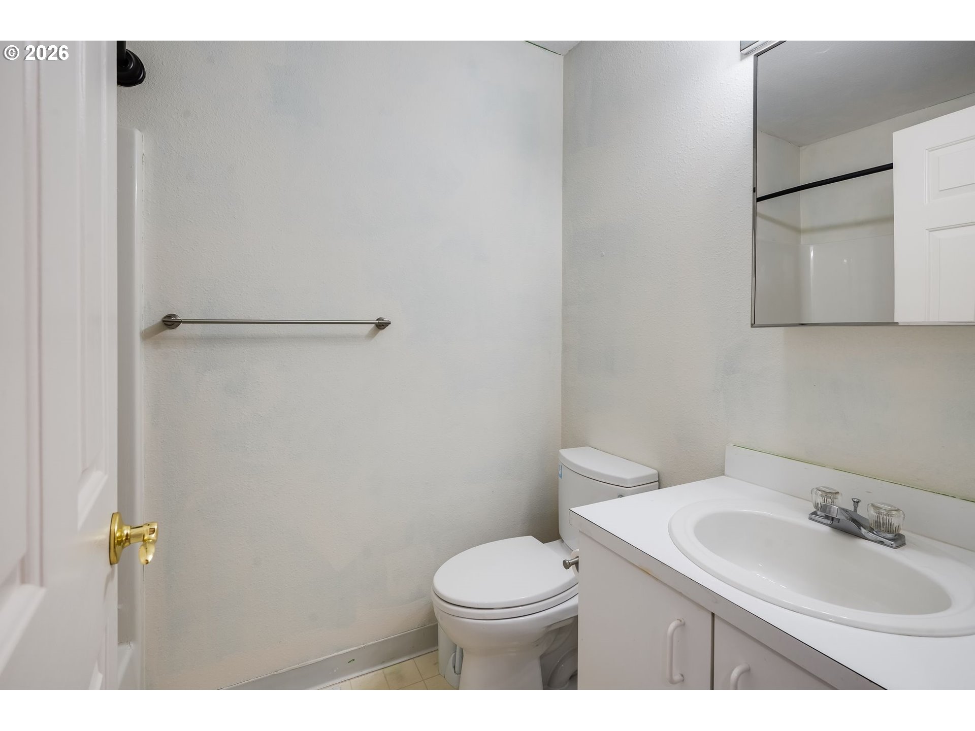 14134 E Burnside St 2 Property Photo 14