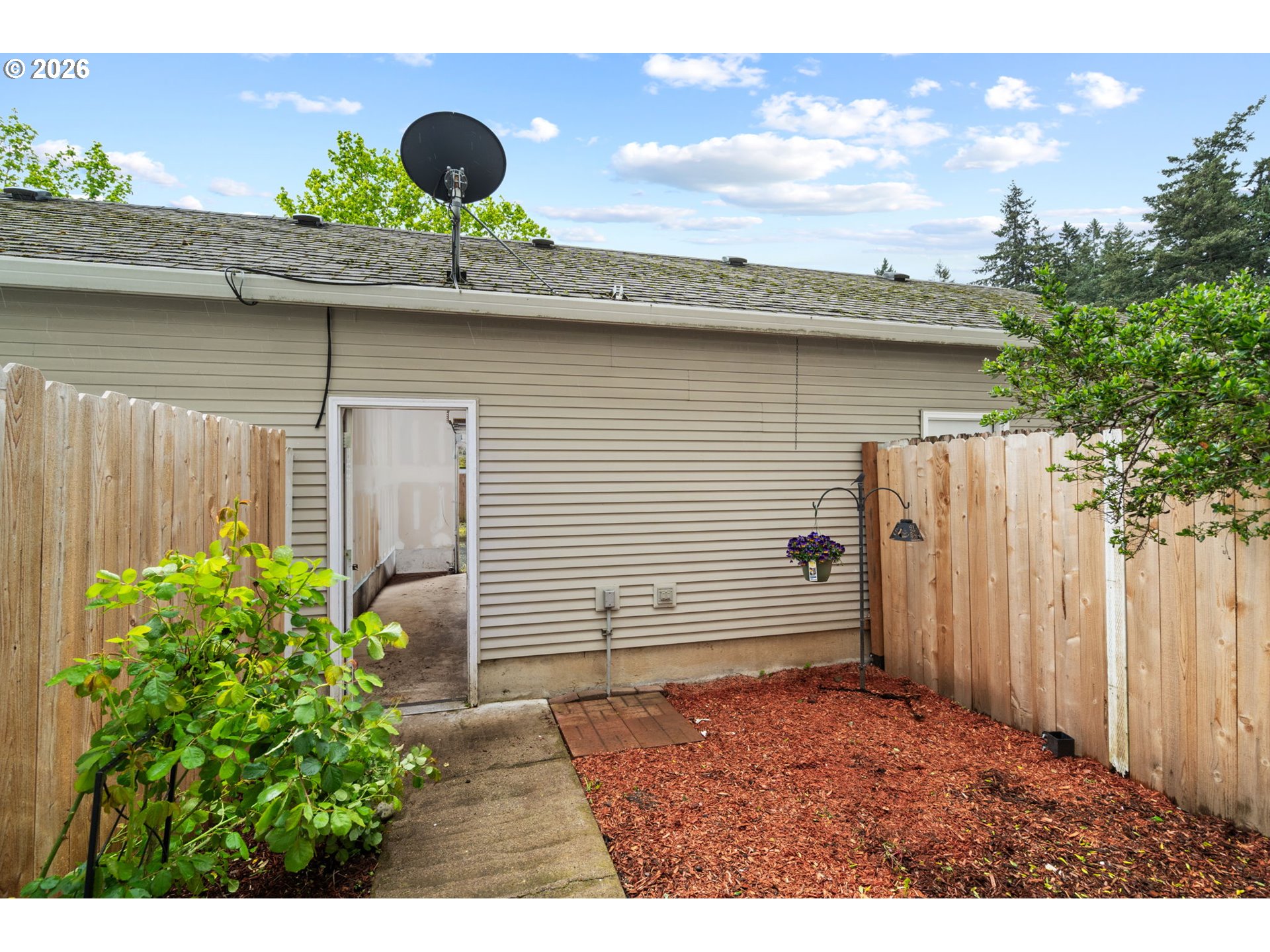 14134 E Burnside St 2 Property Photo 31