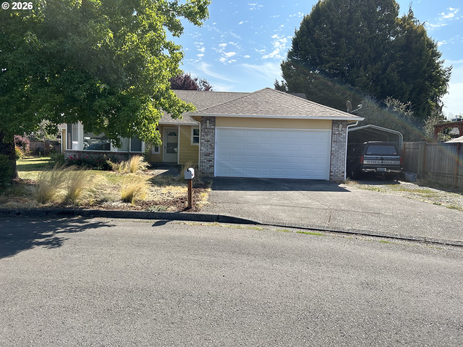 1010 NW CAZADERO CT Property Photo 1