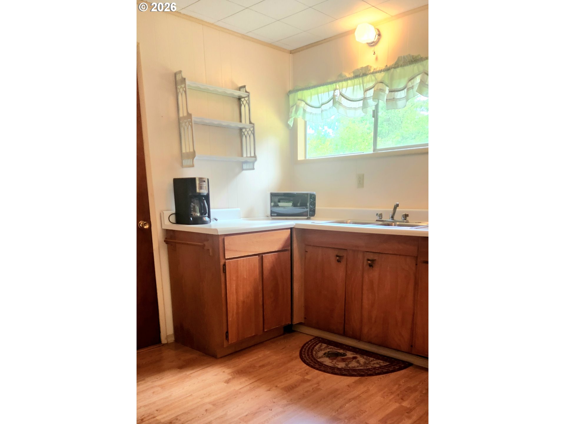131 E Rainbow Rd Property Photo 9
