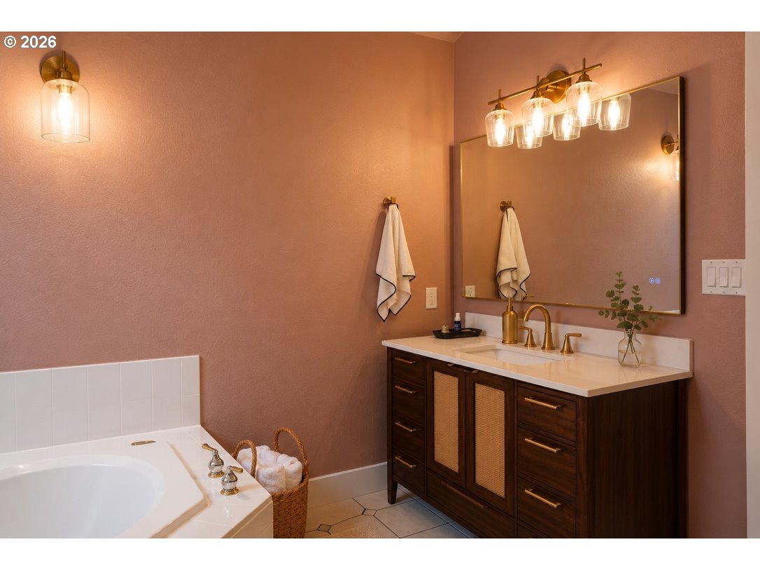 20471 Sw Roy Rogers Rd Property Photo 13