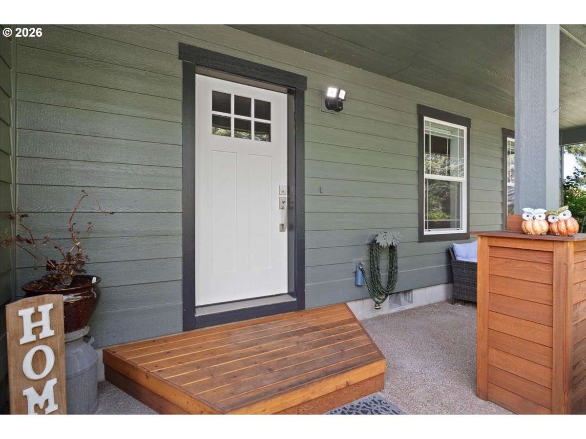 2849 Rocky Ridge Ave Se Property Photo 2
