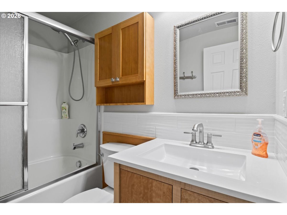 2849 Rocky Ridge Ave Se Property Photo 17