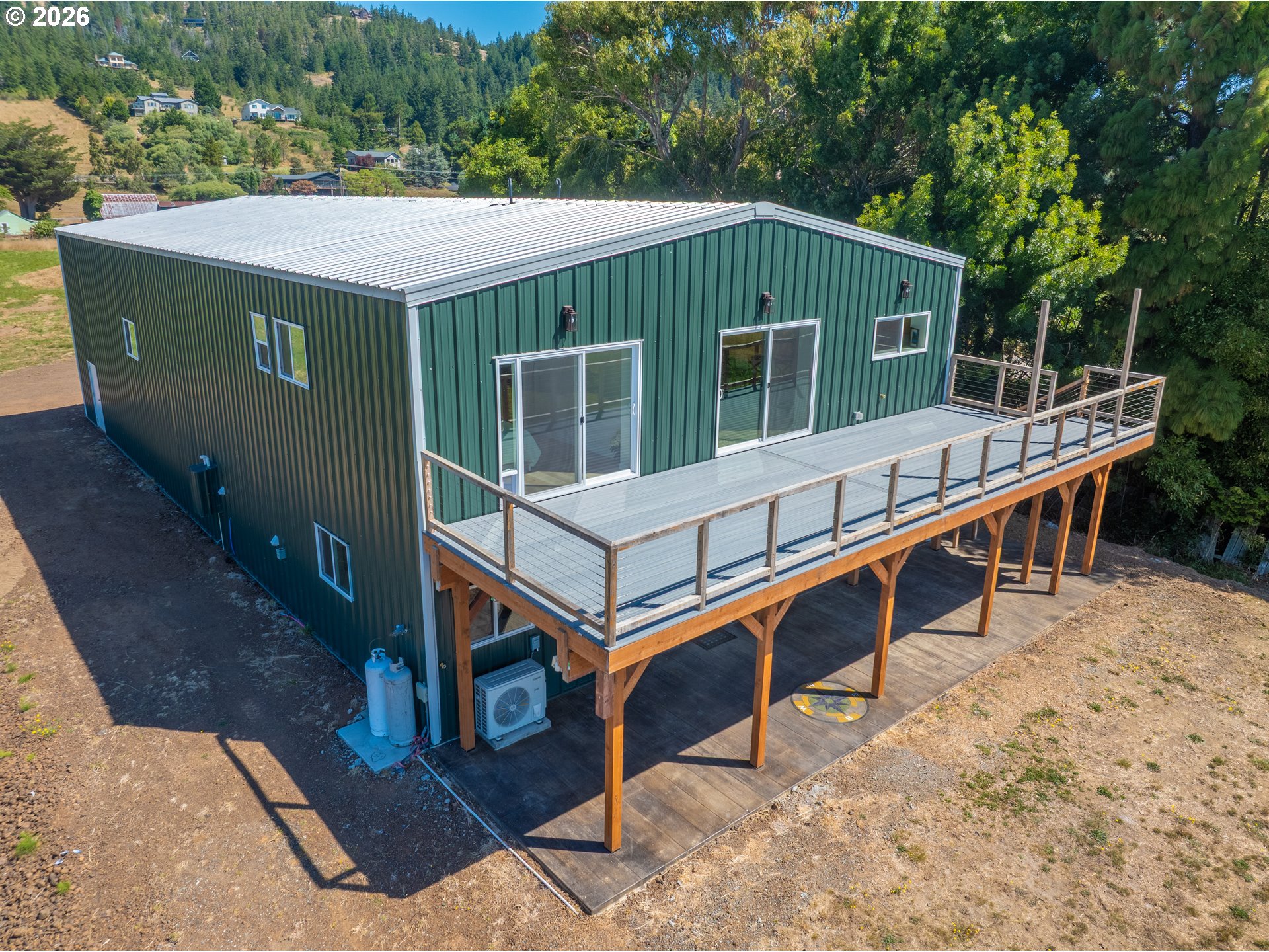 95452 N Bank Rogue River Rd Property Photo 3