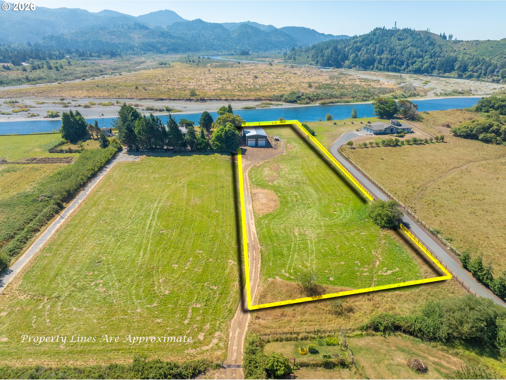 95452 N Bank Rogue River Rd Property Photo 6