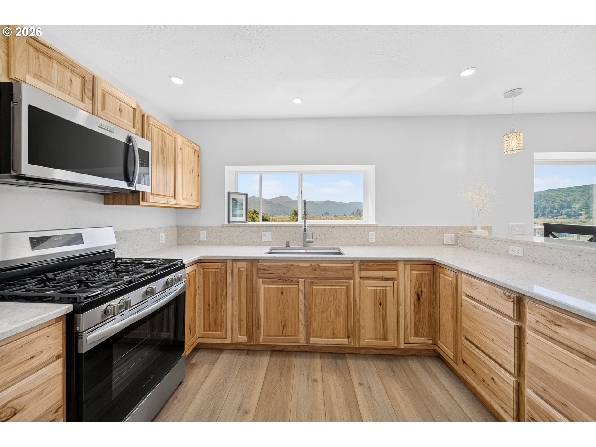 95452 N Bank Rogue River Rd Property Photo 12